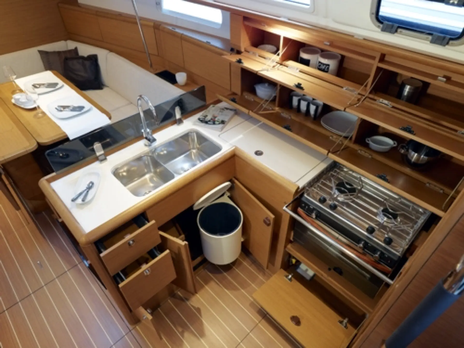 Sun Odyssey 379 — 23/30