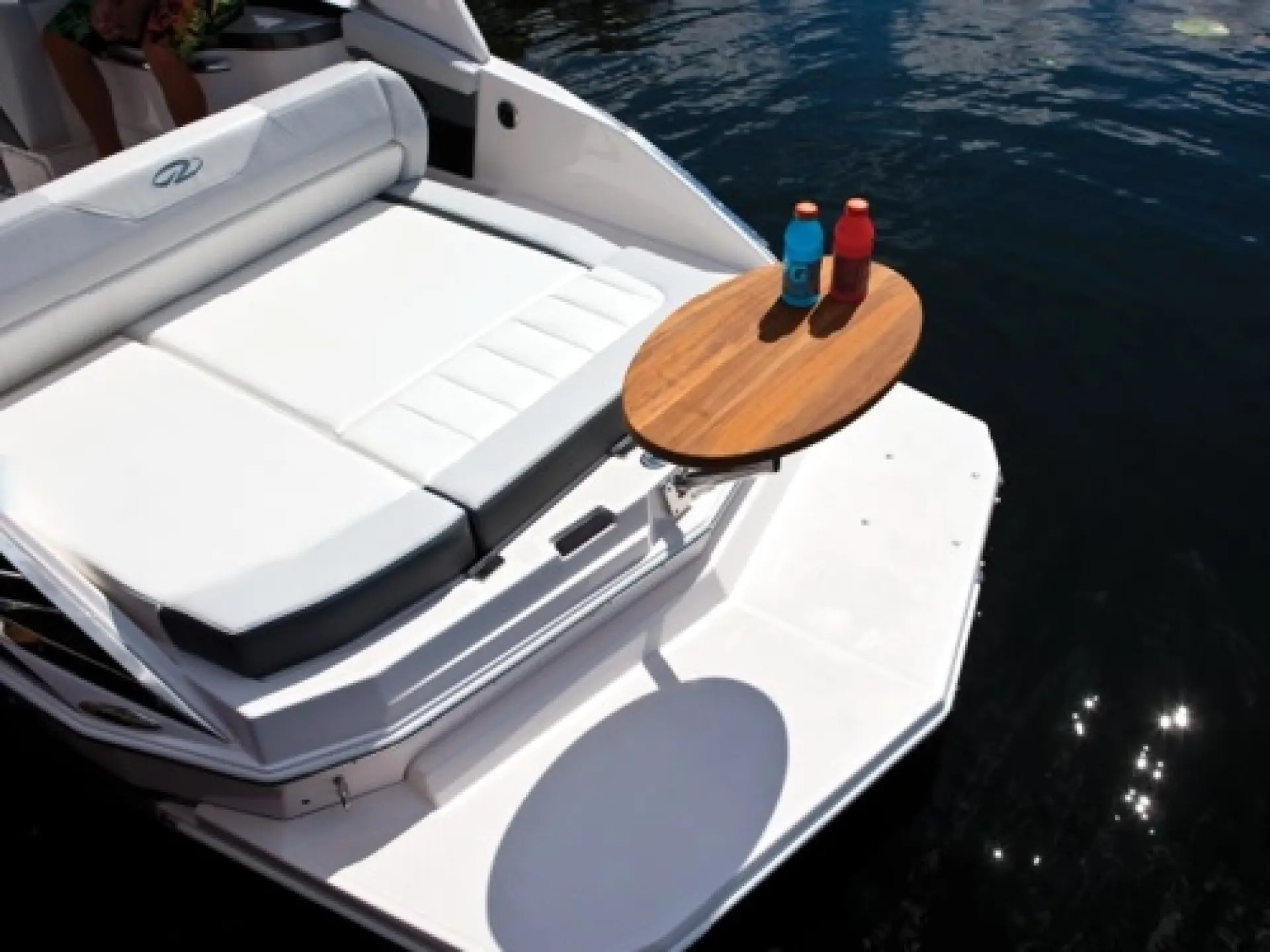 Regal 27 FasDeck — 14/16