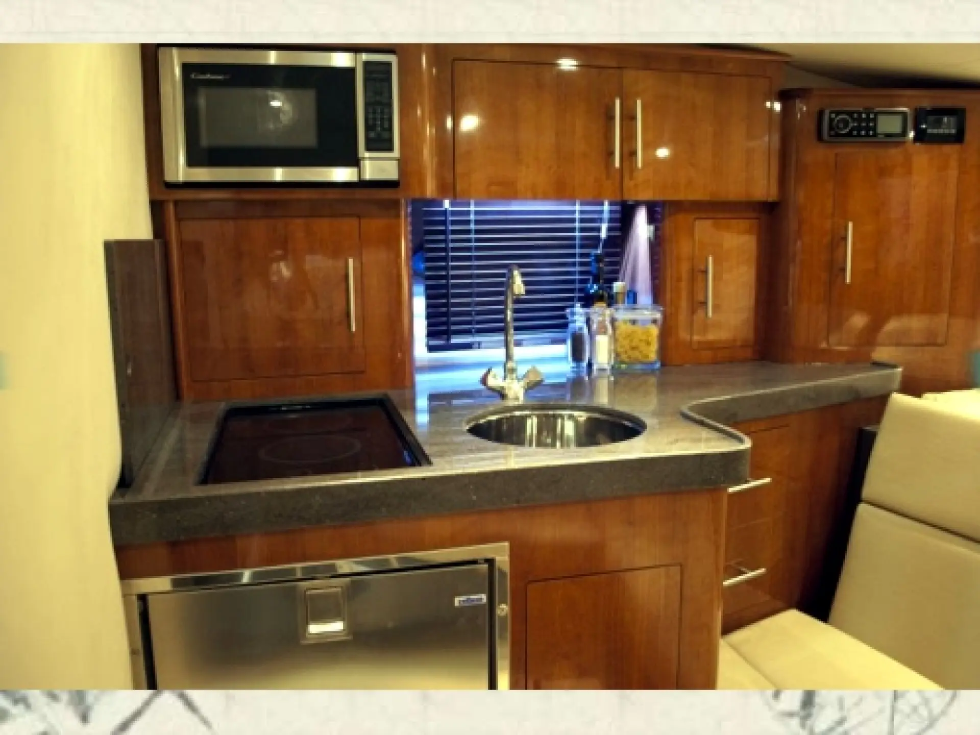 Regal 35 Sport Cupe — 20/24
