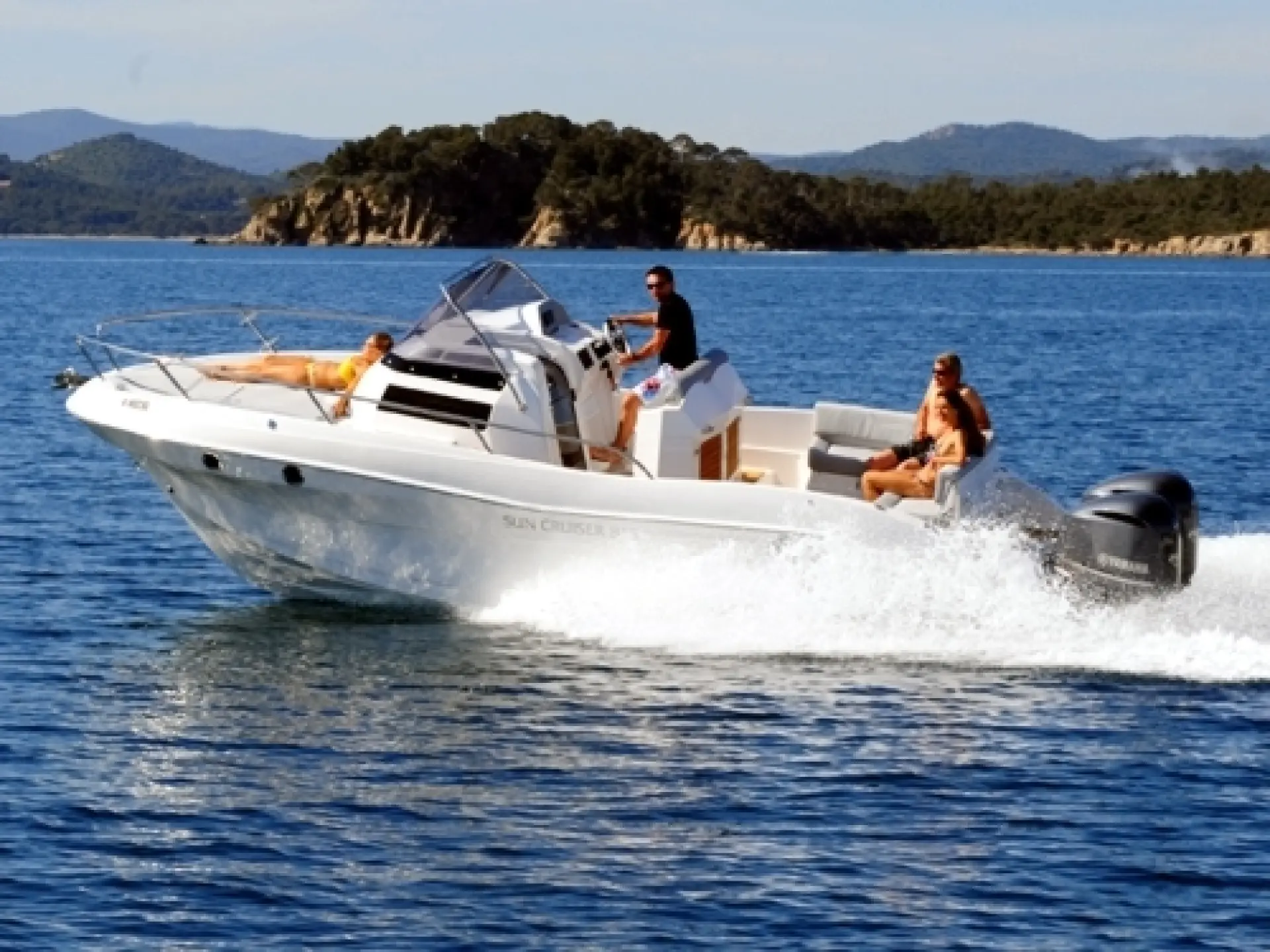 Pacific Craft 815 Sun Cruiser — 1/18
