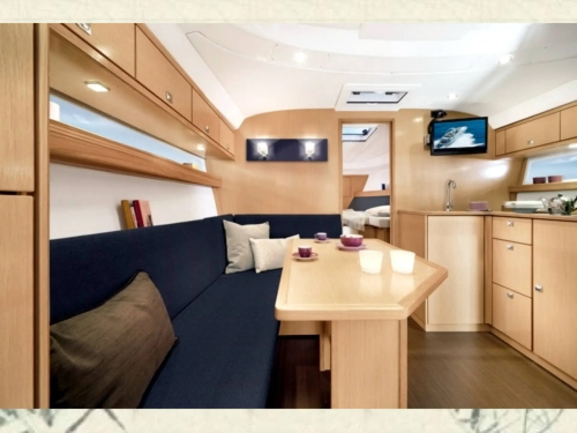 Bavaria 35 Sport HT — 2/16