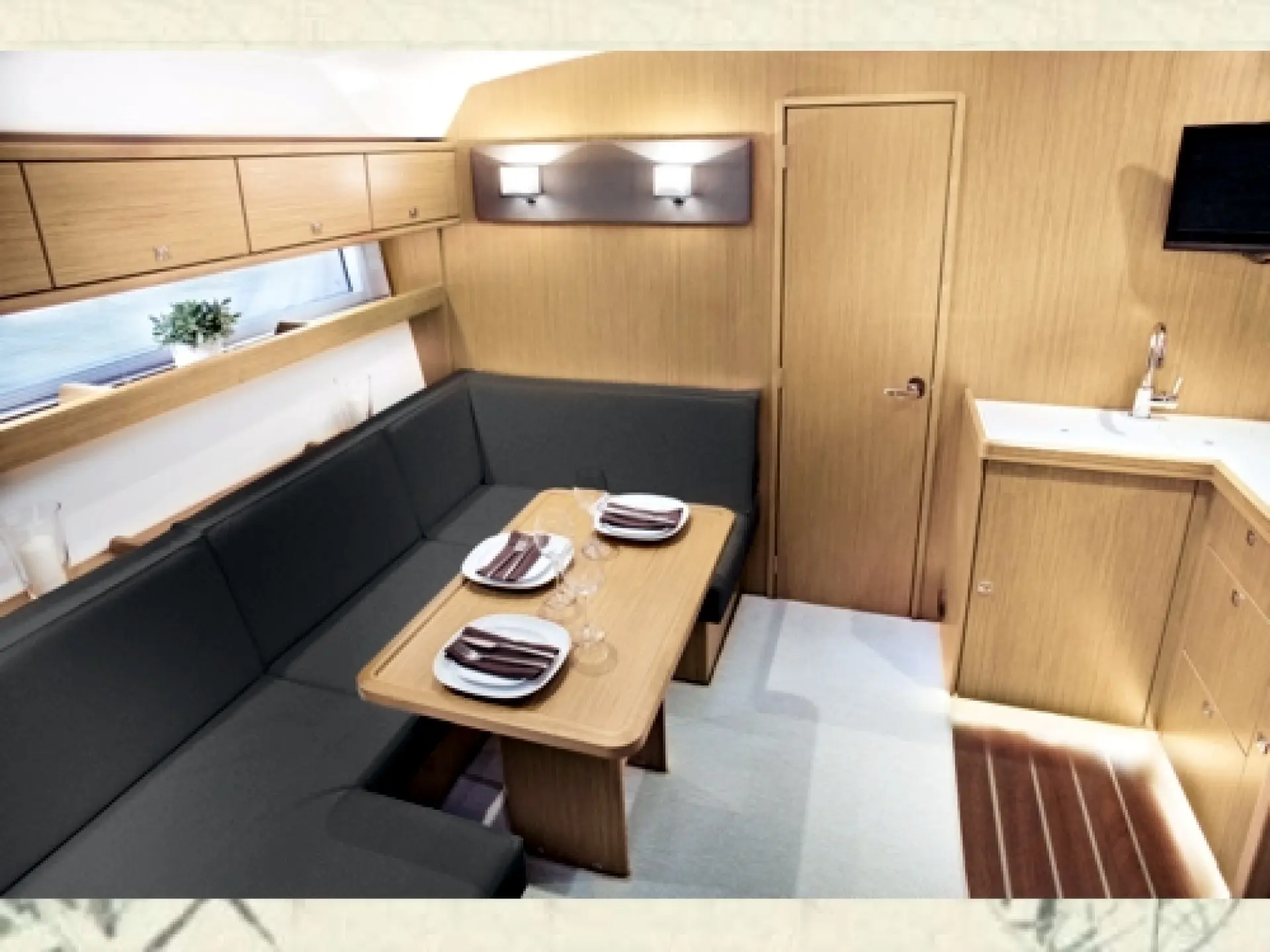 Bavaria 39 Sport HT — 2/9