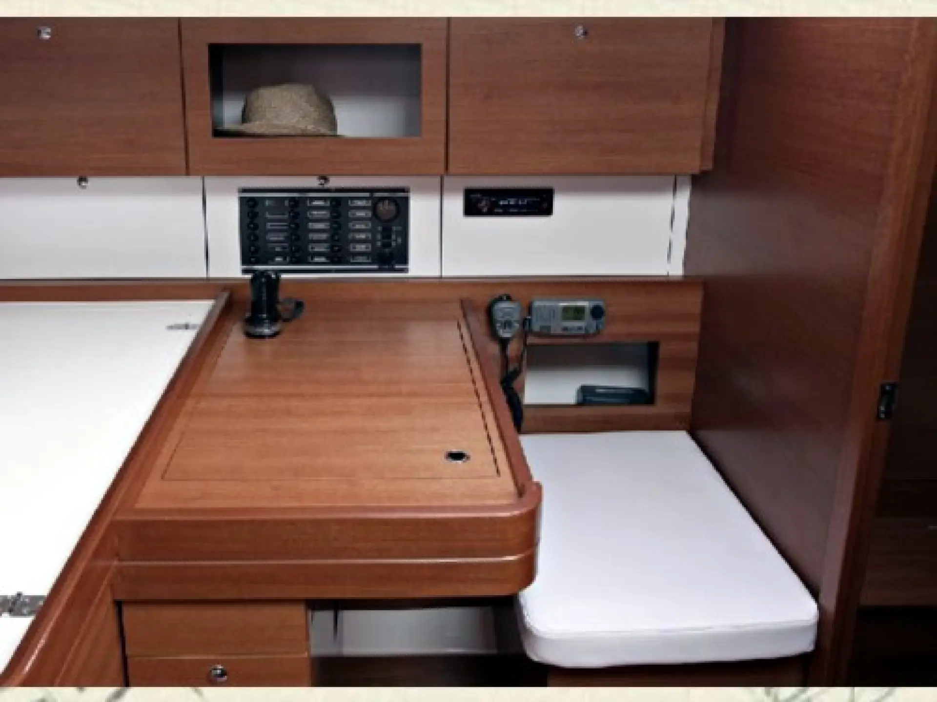 Dufour 380 Grand Large — 9/14