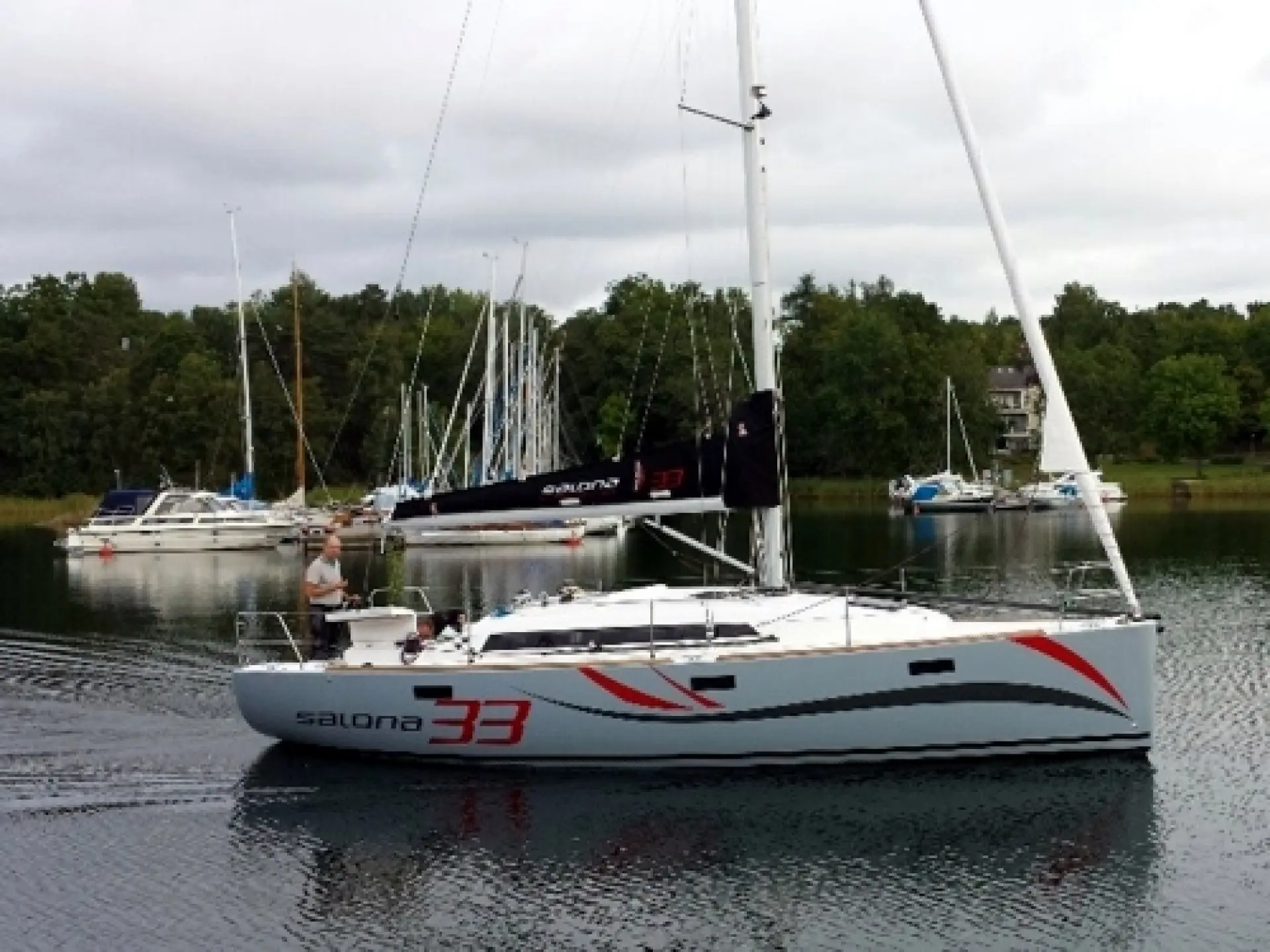 Salona 33 — 4/6