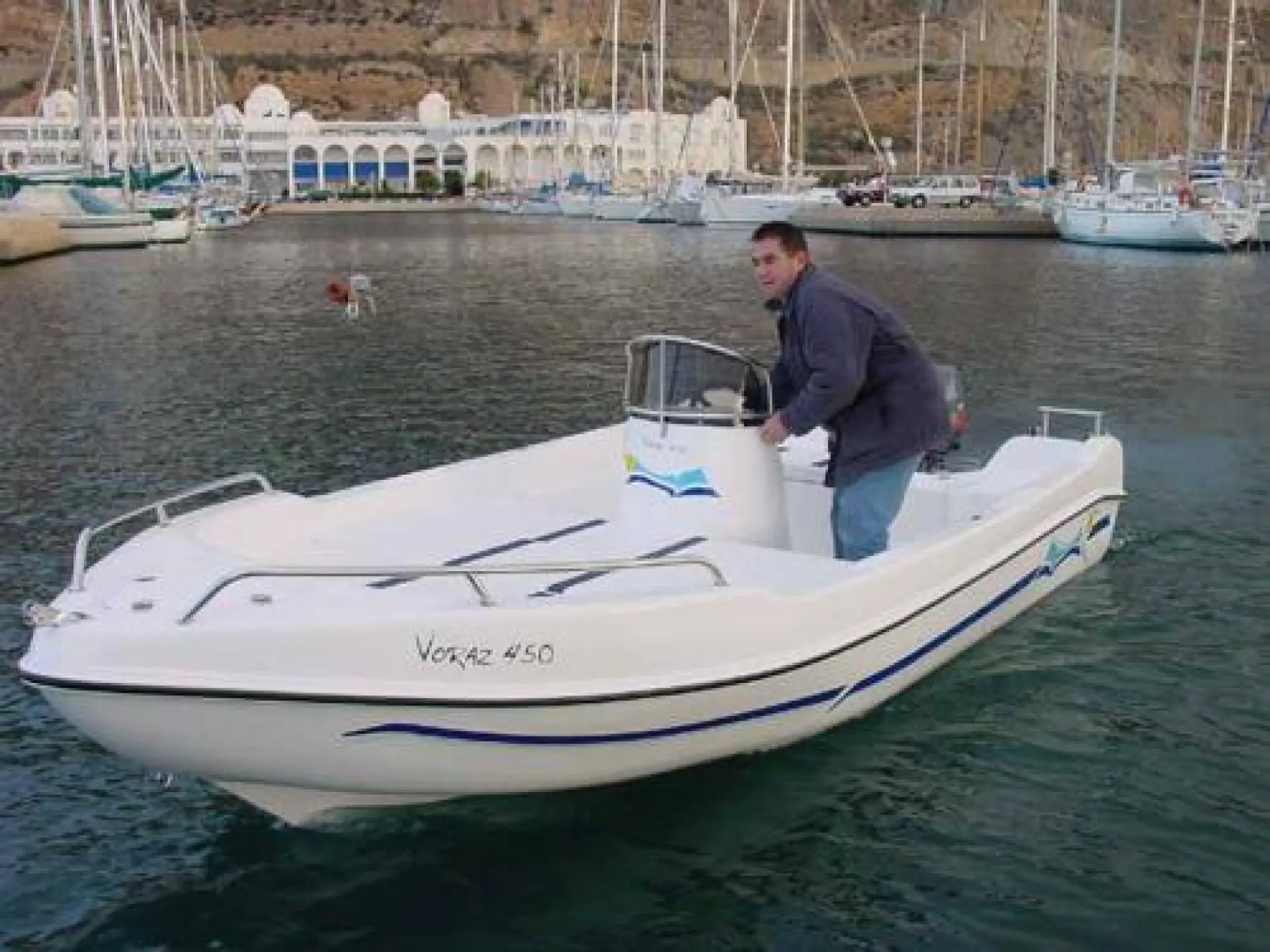 Voraz 450 — 6/8