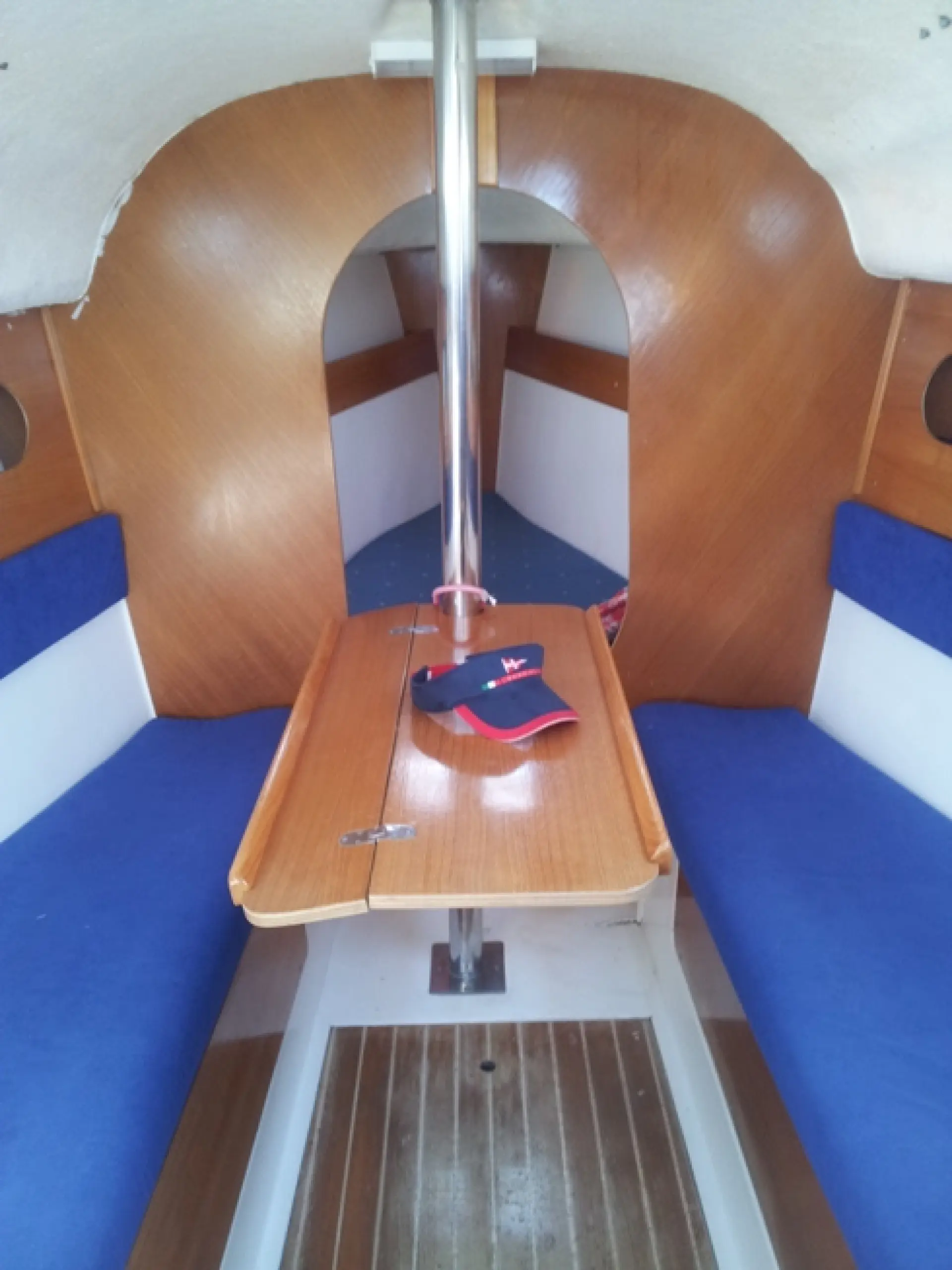 Astraea 260 Cruising — 2/10