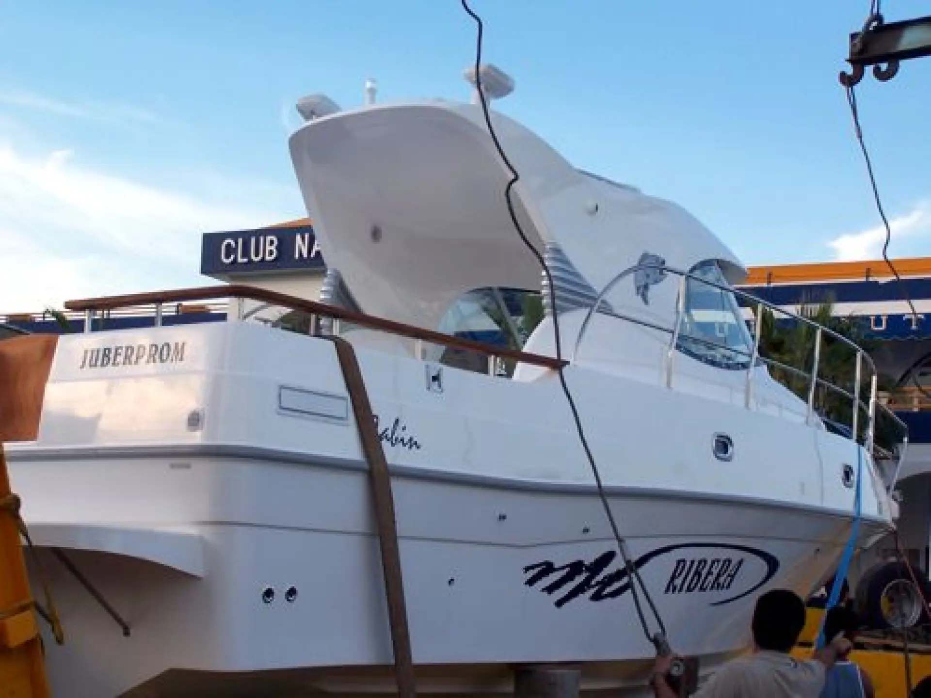 Ribera 750 Cabin — 1/22