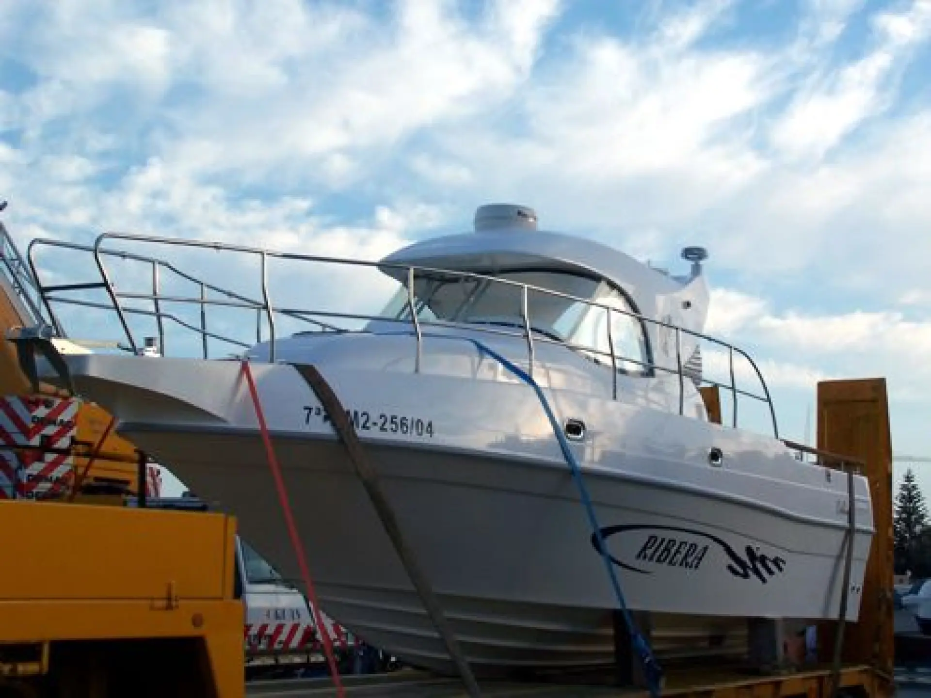 Ribera 750 Cabin — 3/22
