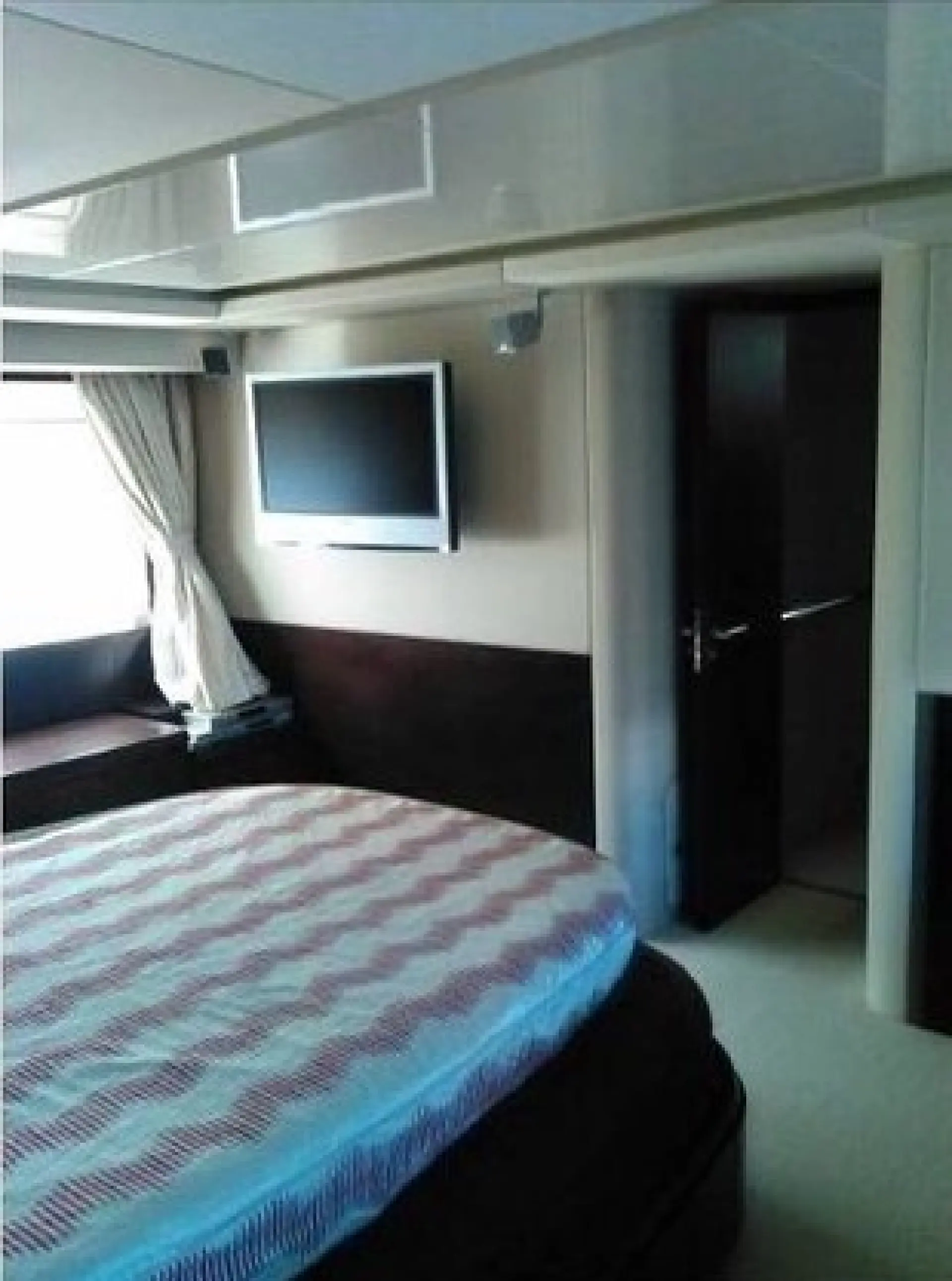 Azimut 75 — 8/17