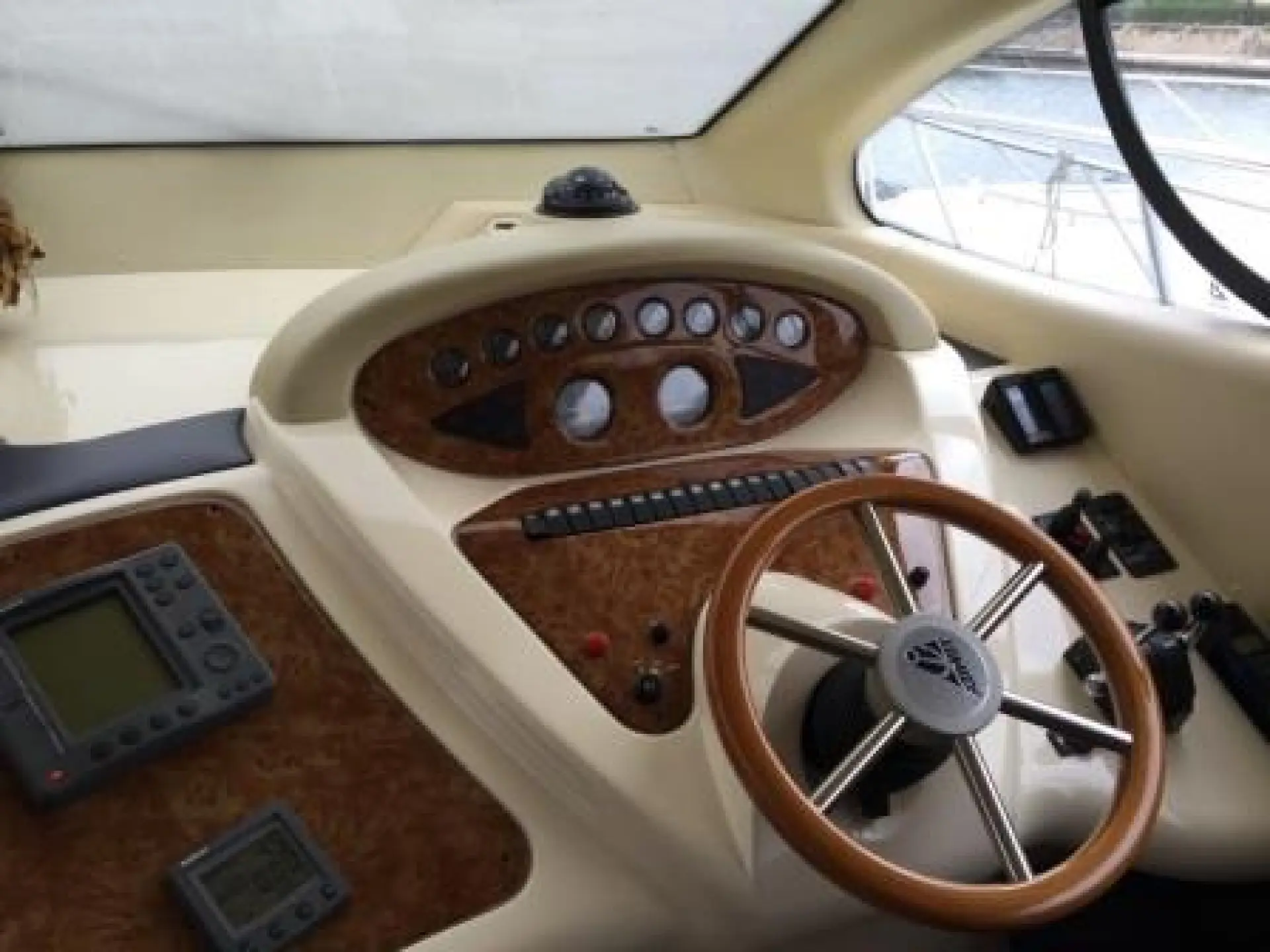 Azimut 46 — 13/42
