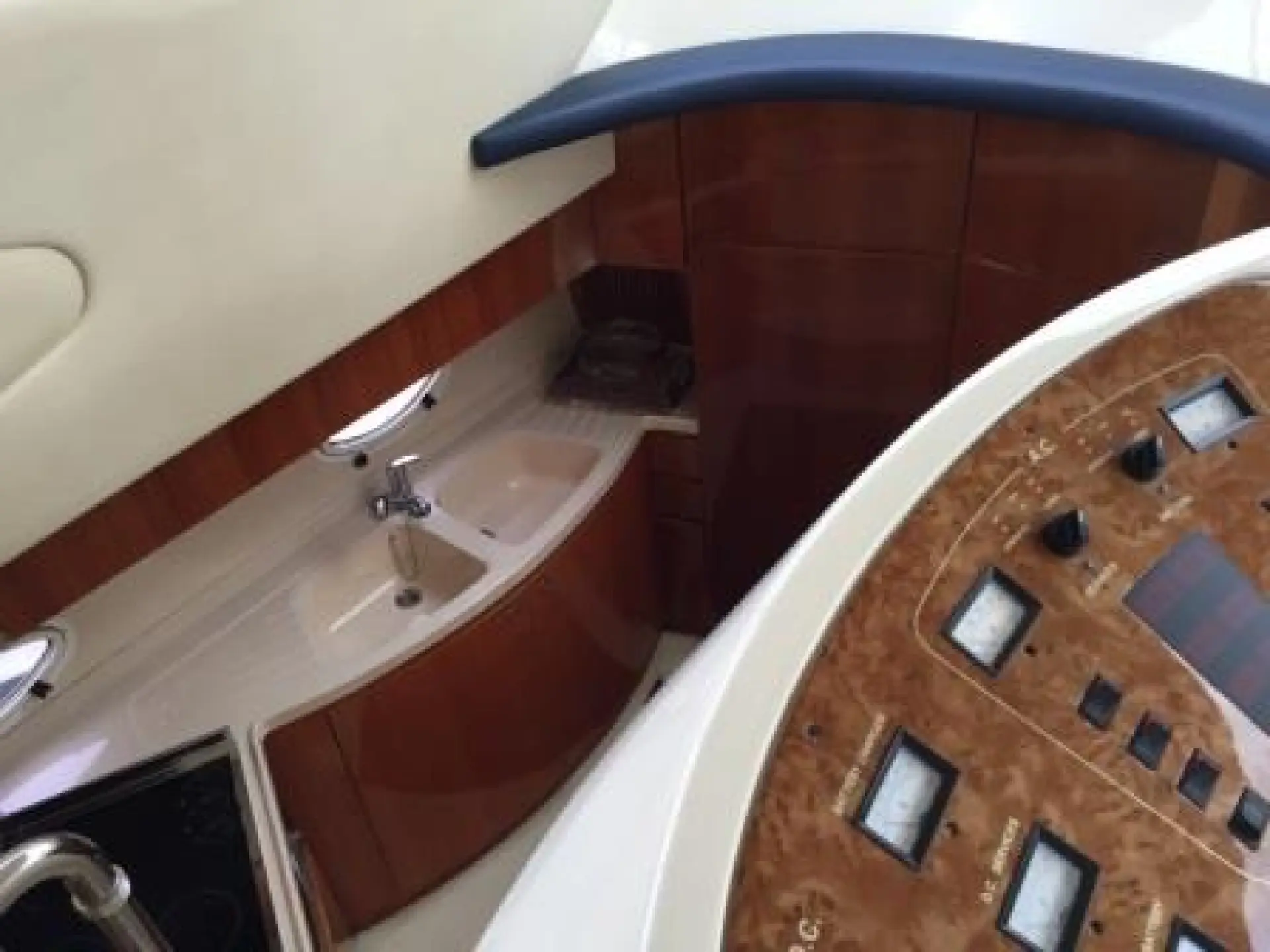 Azimut 46 — 14/42