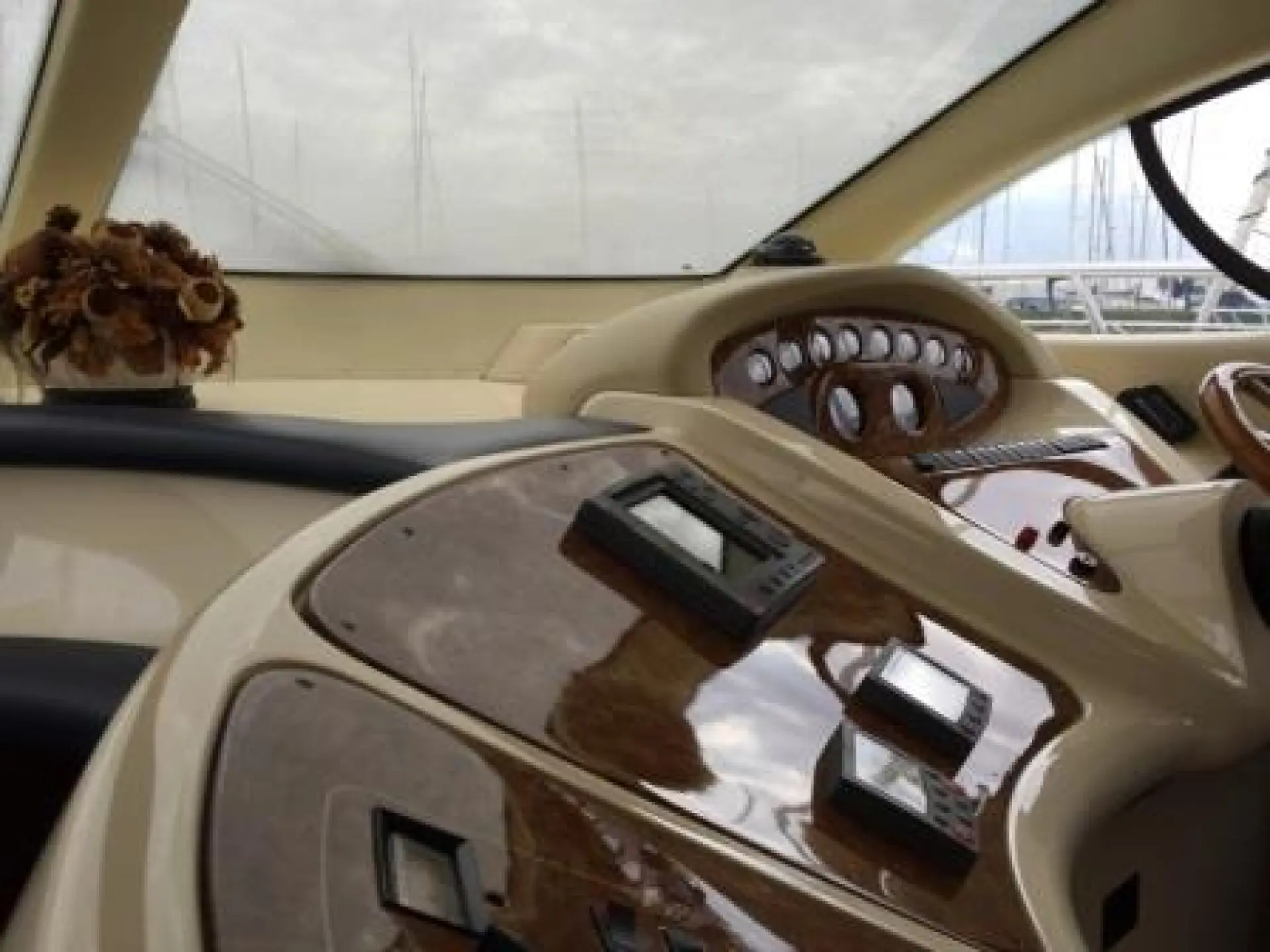 Azimut 46 — 33/42