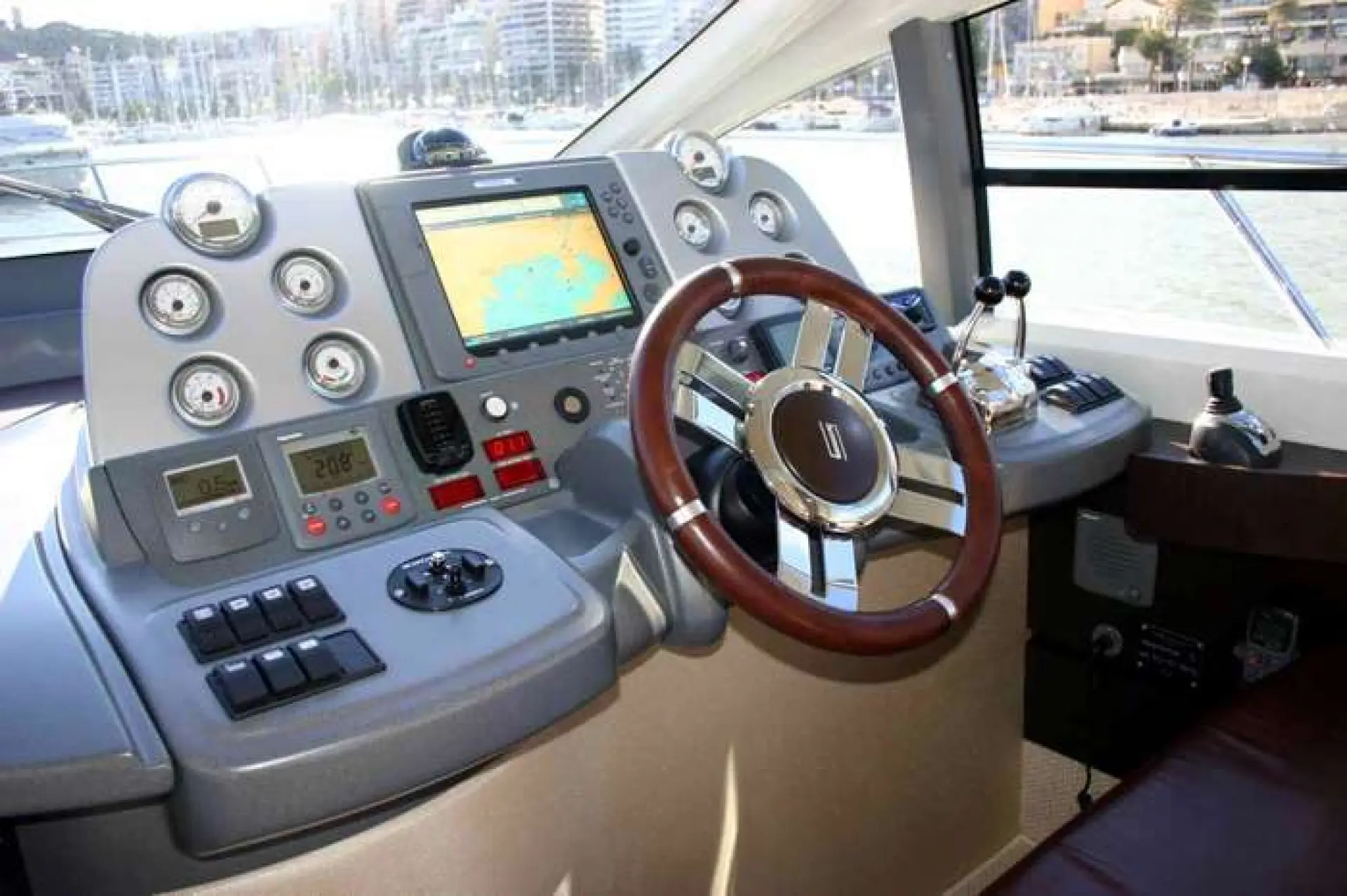 Azimut 43 S — 4/6