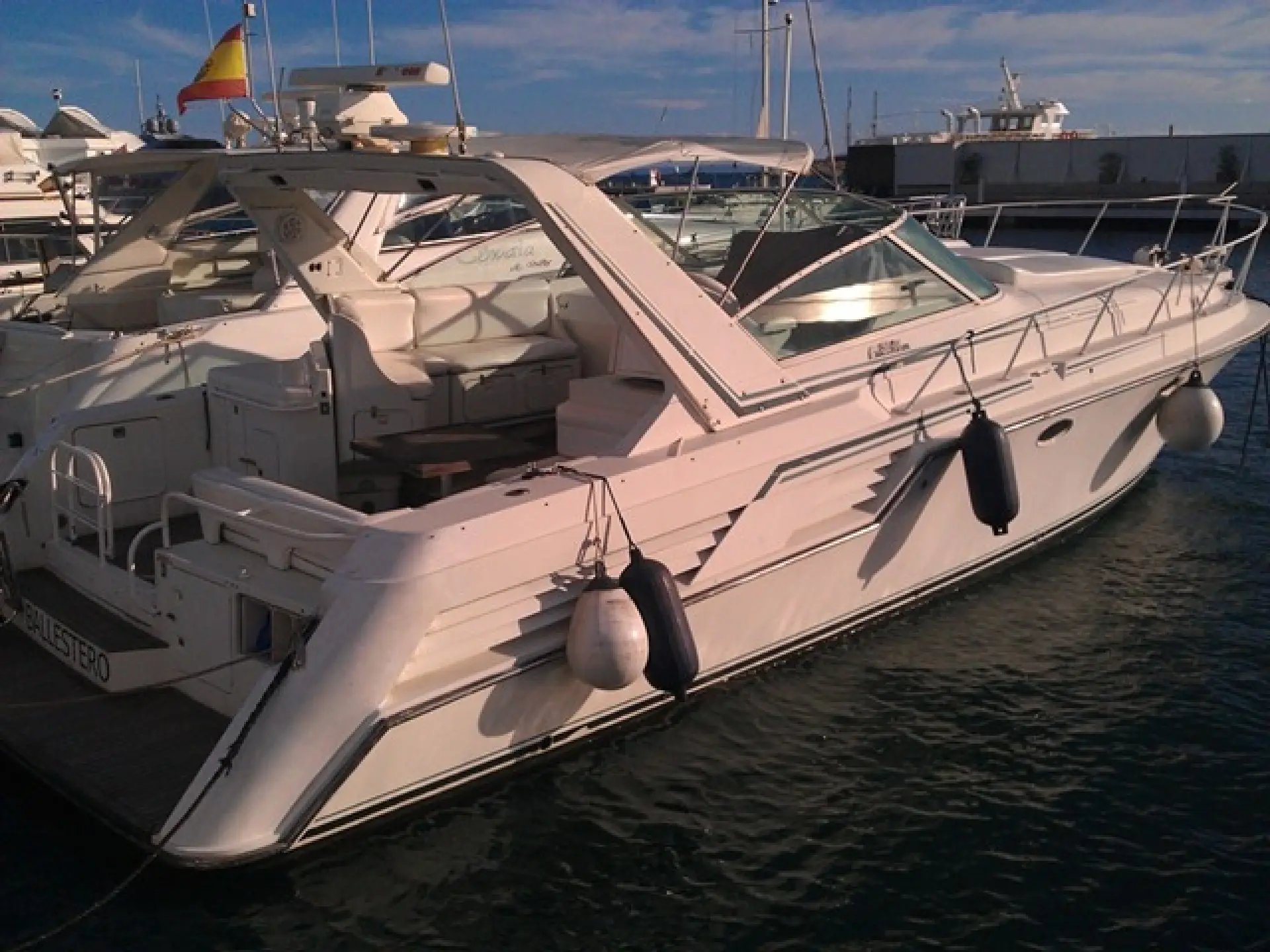 Trojan Yacht — 1/5
