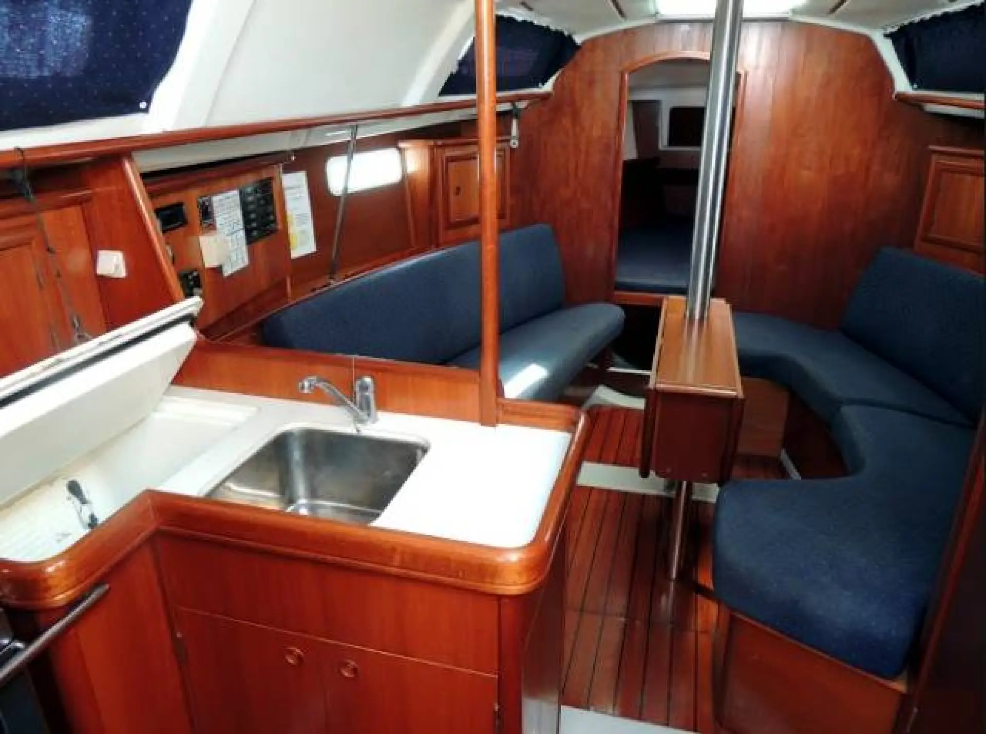 Oceanis 331 — 3/6