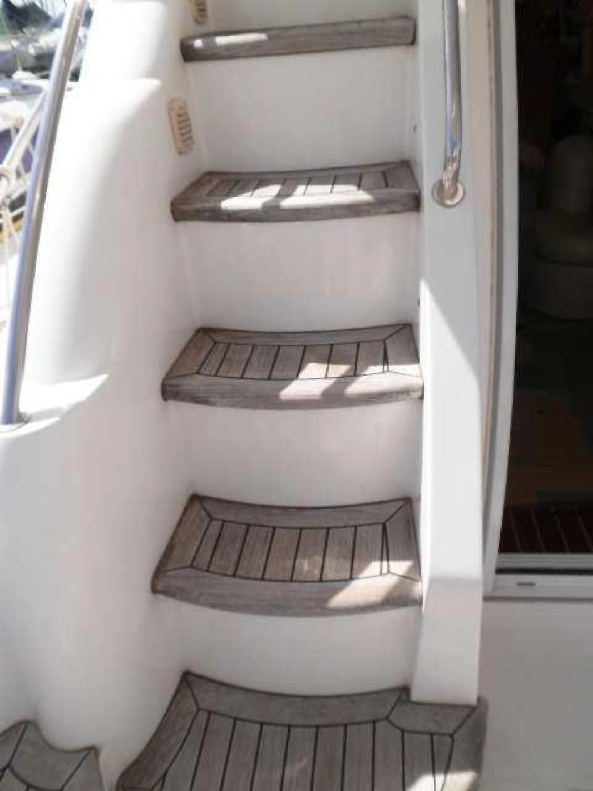 Sealine F-37 — 3/8