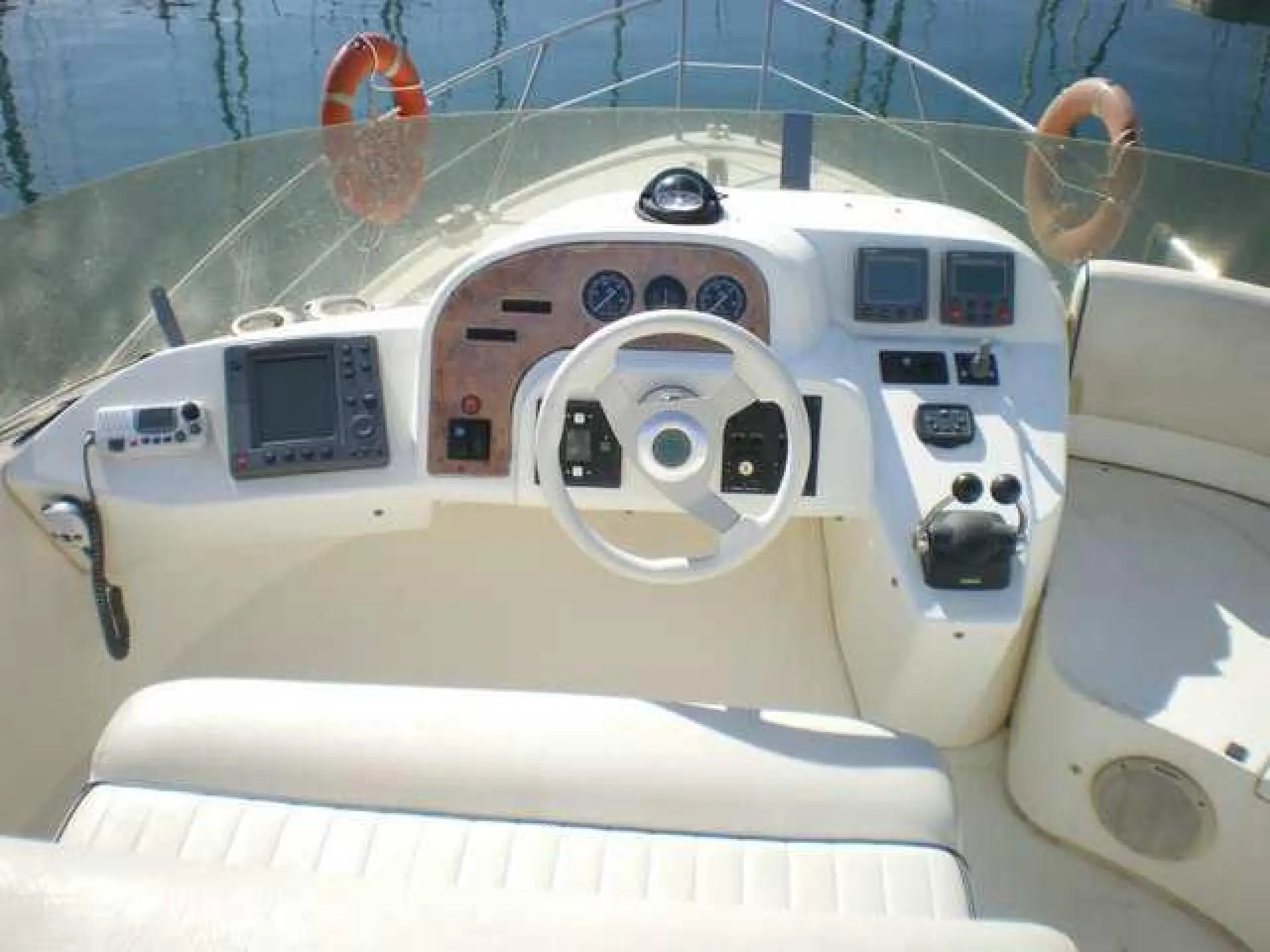 Sealine F-37 — 4/8