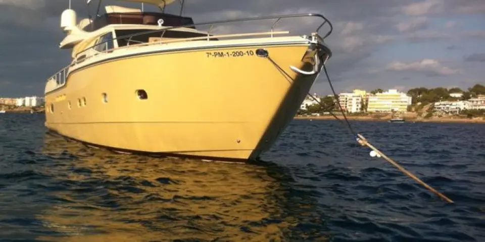Ferretti Altura 69
