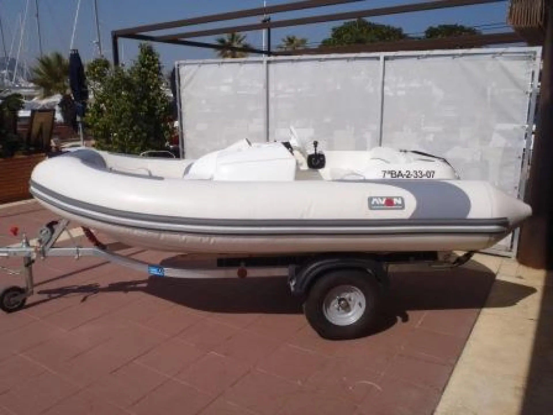 Avon Seasport 320 DL Jet — 1/8