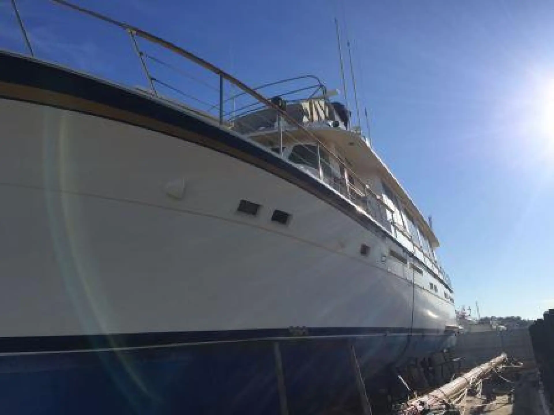 Hatteras 70 — 4/29