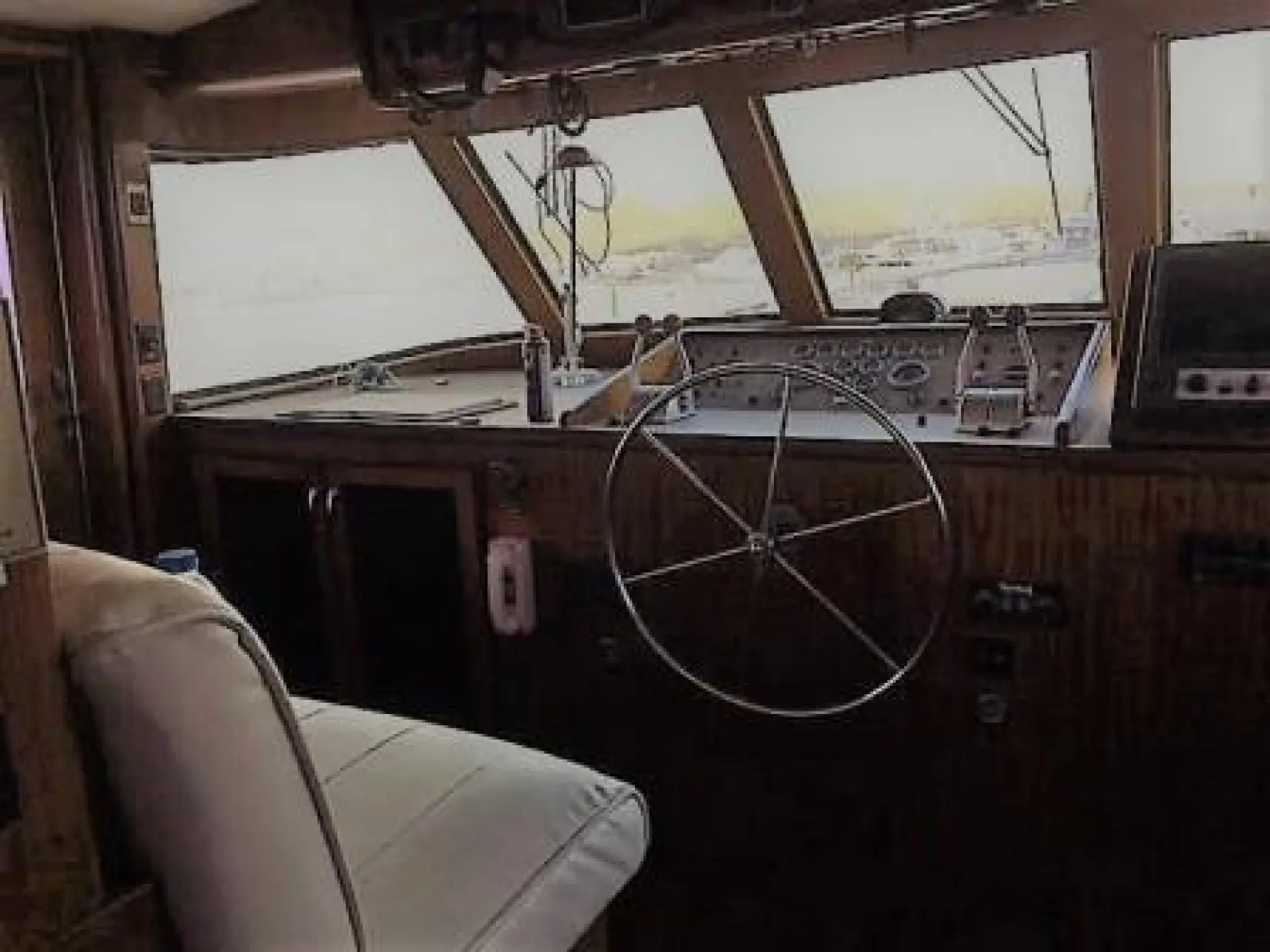 Hatteras 70 — 17/29
