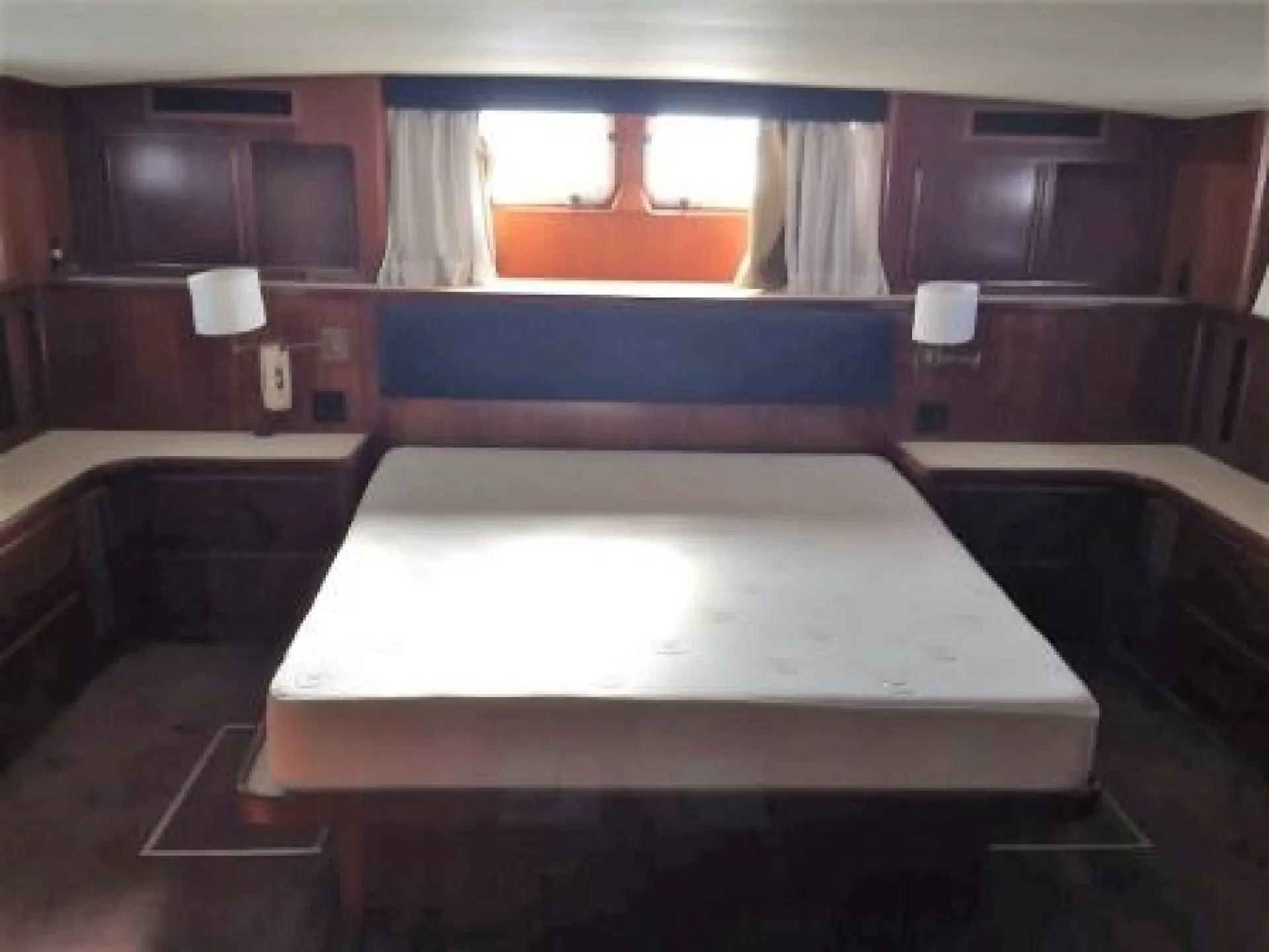 Hatteras 70 — 21/29