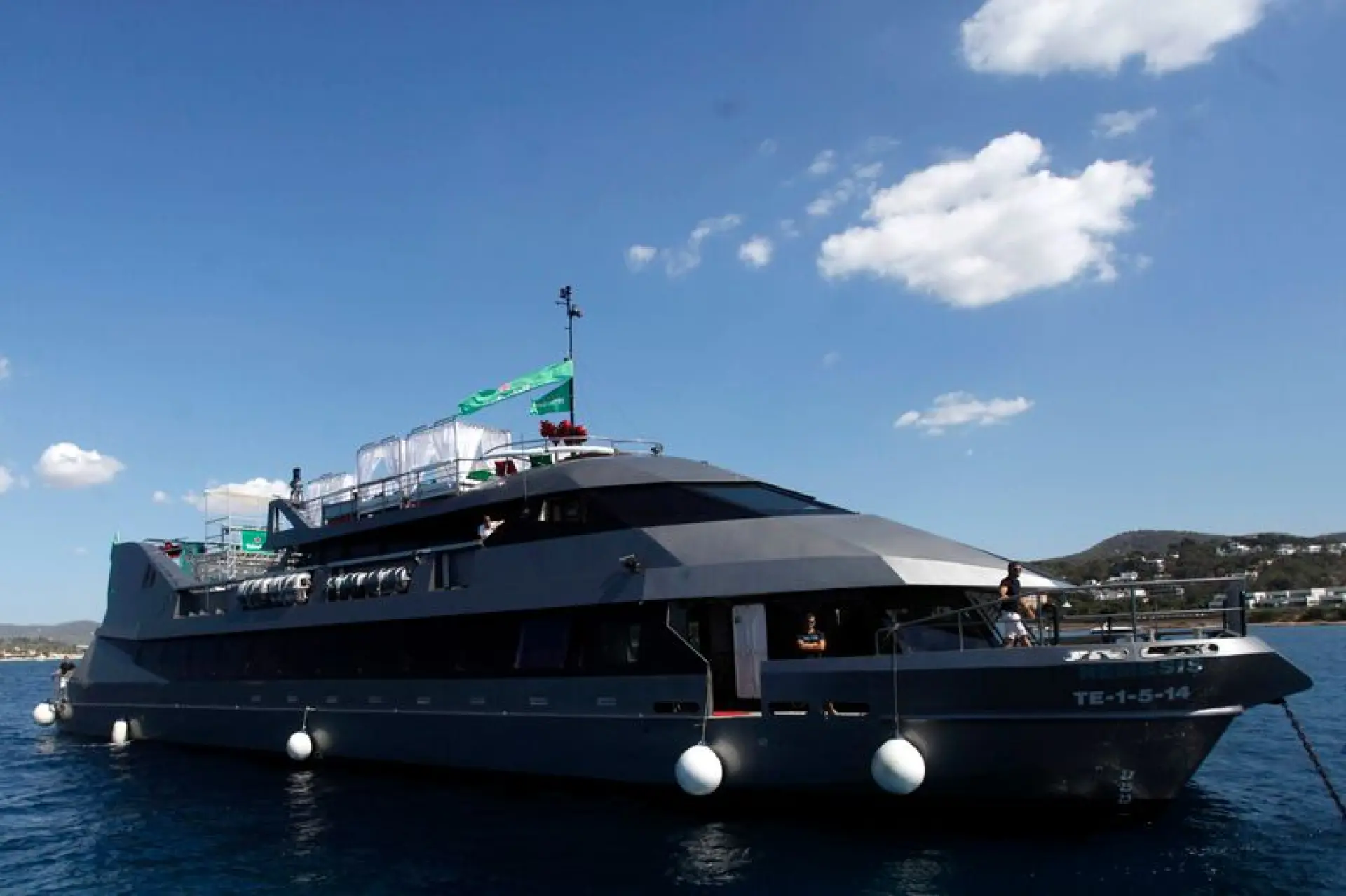 Catamaran pasaje y turismo para 350 pax — 2/6