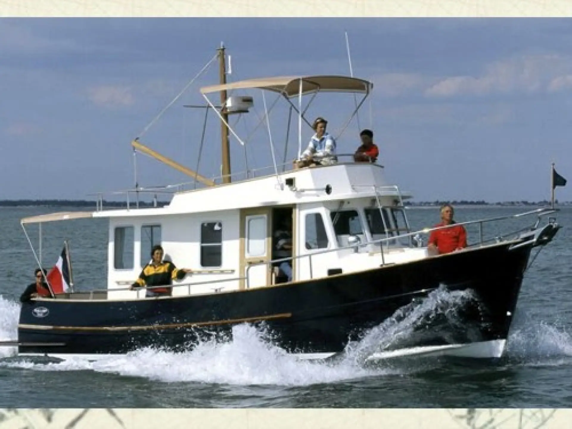 Rhea 1100 Trawler — 1/1