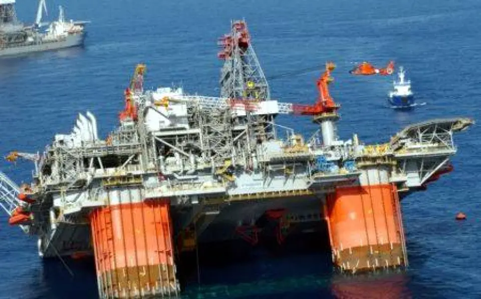 ¿Cómo aguantan las Plataformas Petrolíferas un temporal?
