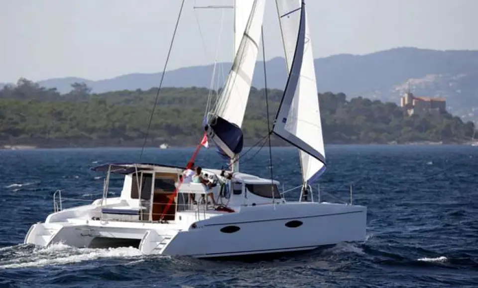 ¿Por qué corren más los Catamaranes