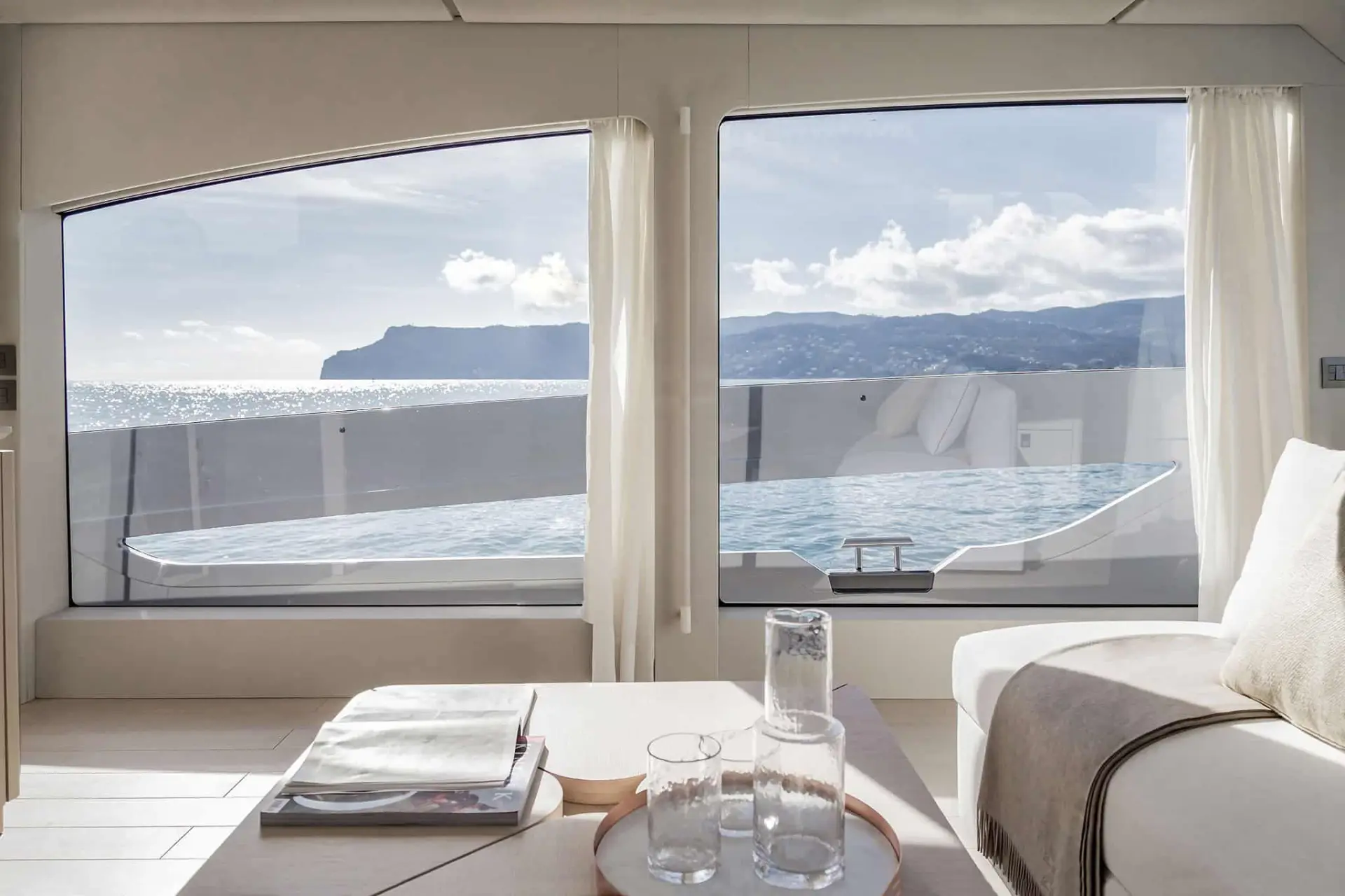 Azimut Seadeck 6: 17-metre, 55-foot hybrid yacht — 8/8
