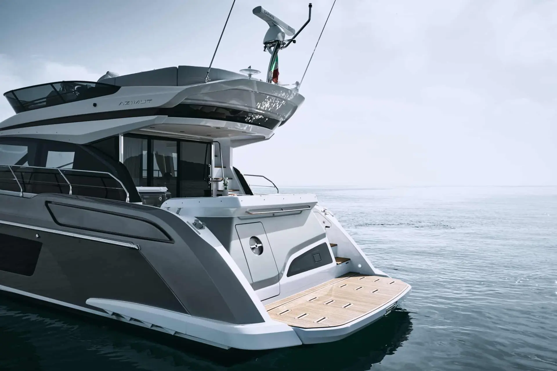 Azimut Fly 53: 17-metre, 53-foot flybridge yacht — 5/12
