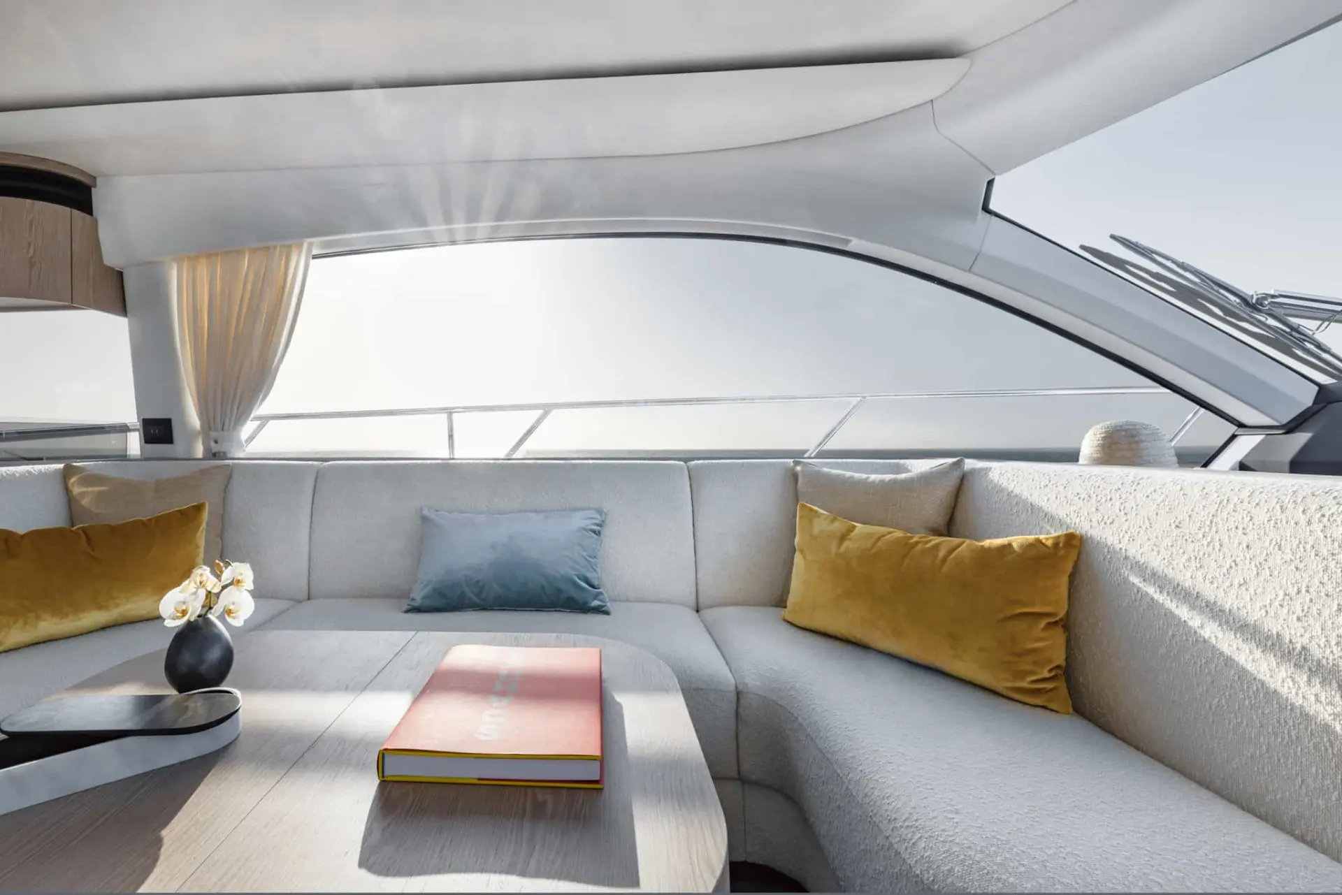 Azimut Fly 53: 17-metre, 53-foot flybridge yacht — 10/12