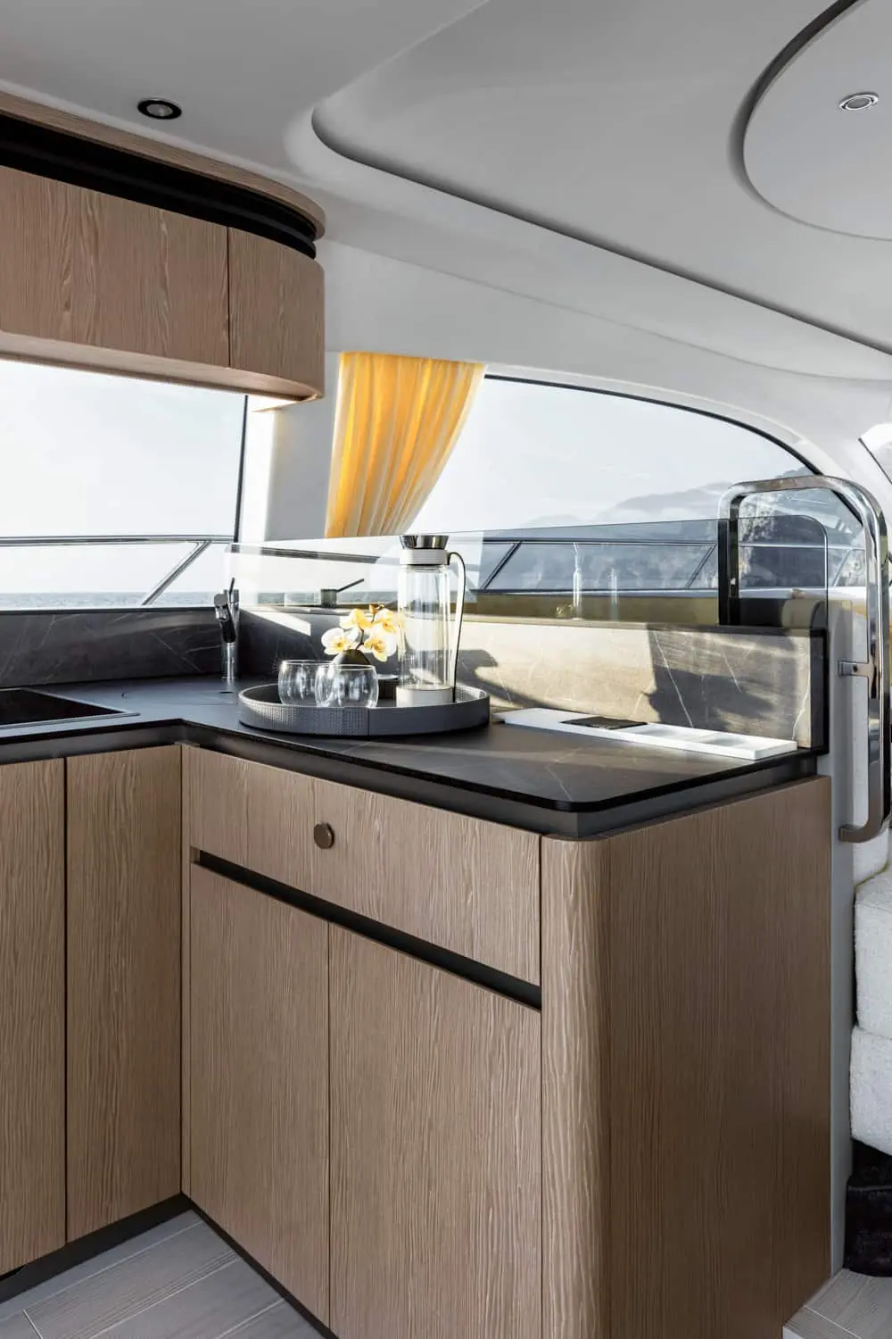Azimut Fly 53: 17-metre, 53-foot flybridge yacht — 11/12