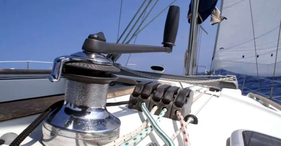 Cruzar el Atlántico; preparar el barco; buscar la estanqueidad