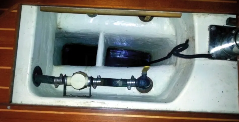Agua en la sentina; descubrir al culpable