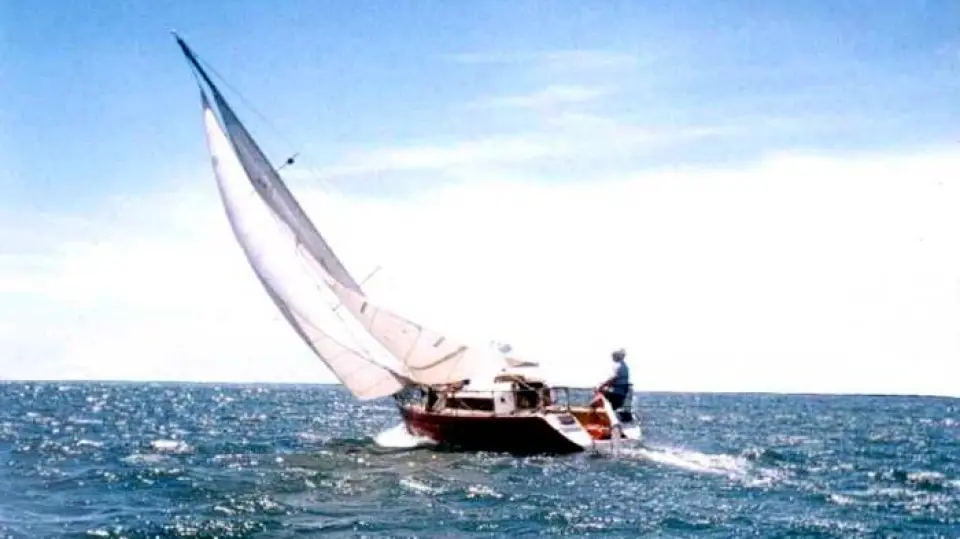 El velero sin escoras