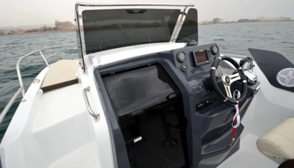 La magia del plexiglás en el barco