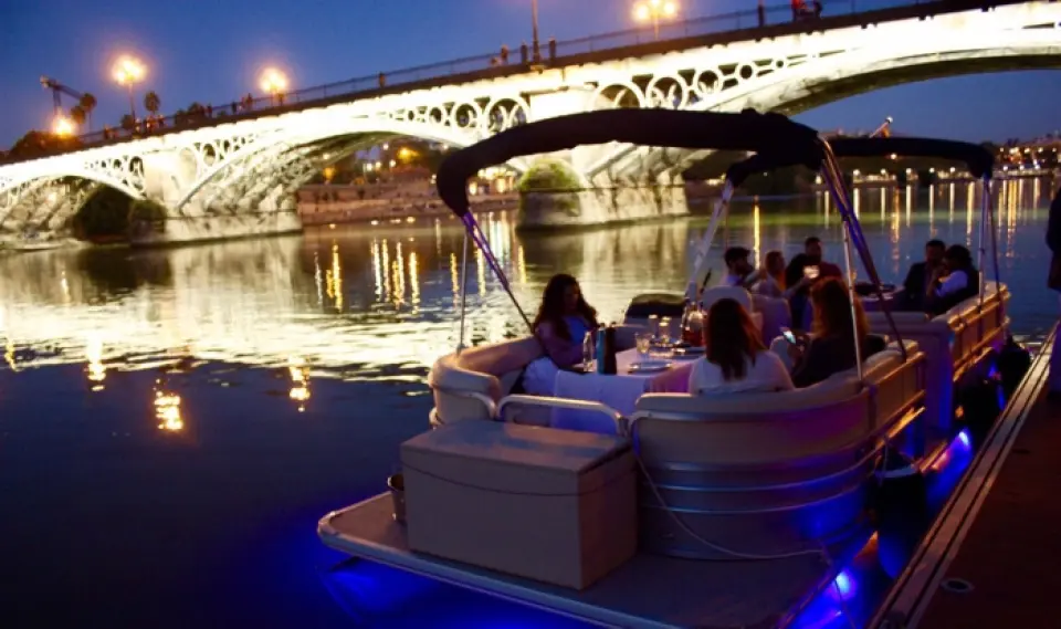 Conoce Sevilla desde el milenario Guadalquivir