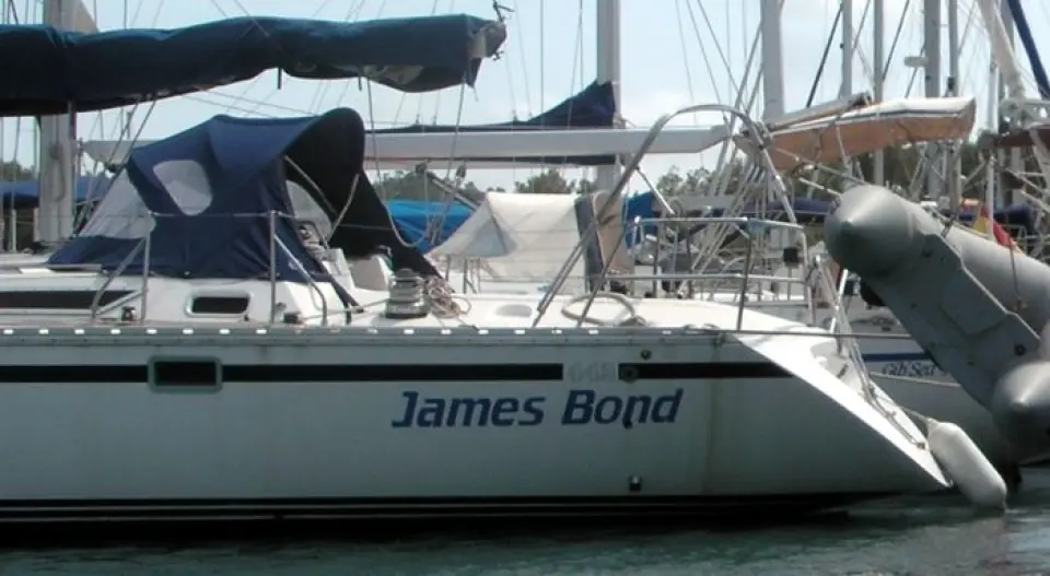 Cambiarle el nombre a un barco