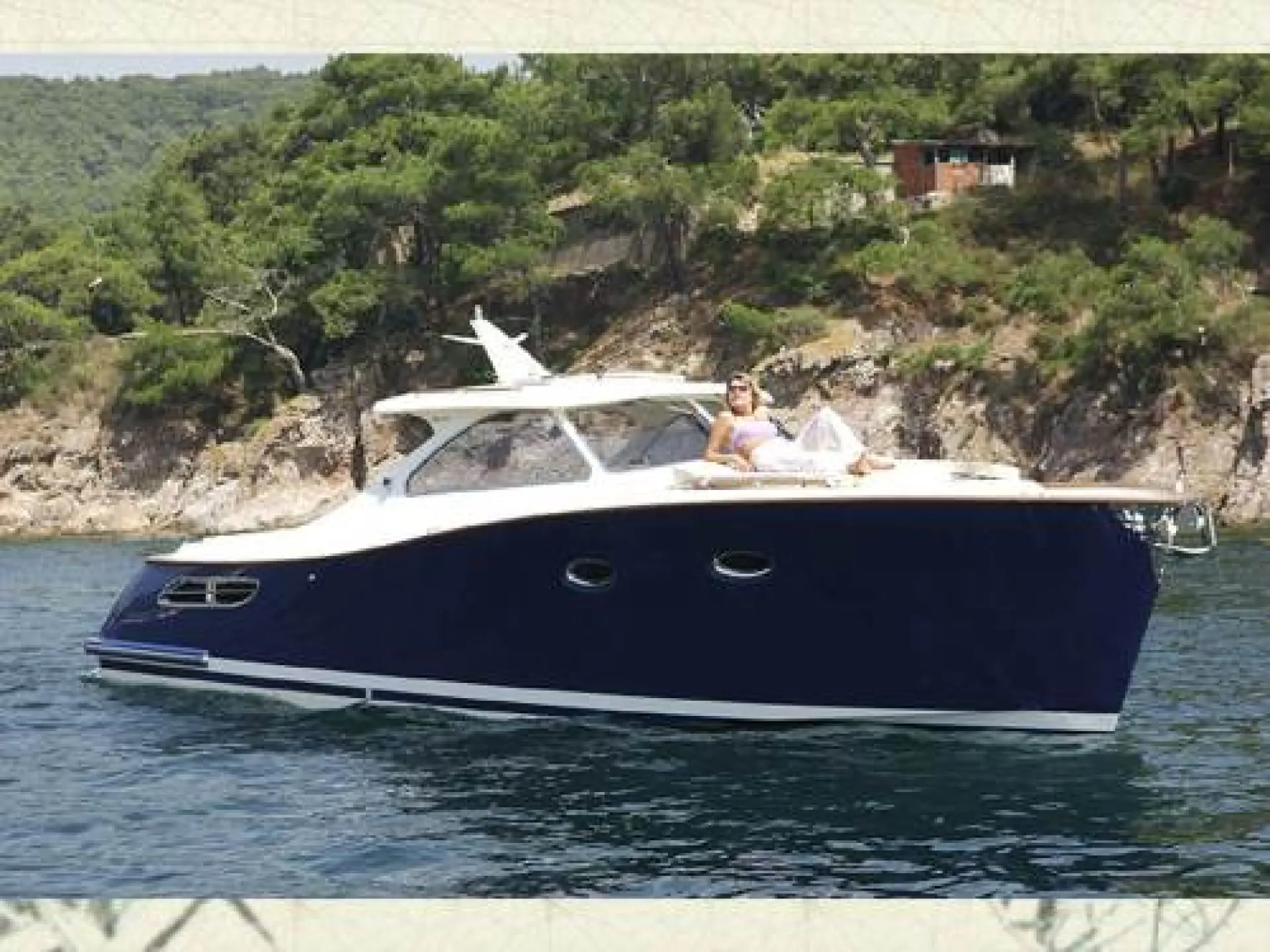 Grand Azur 33 Classic — 9/60