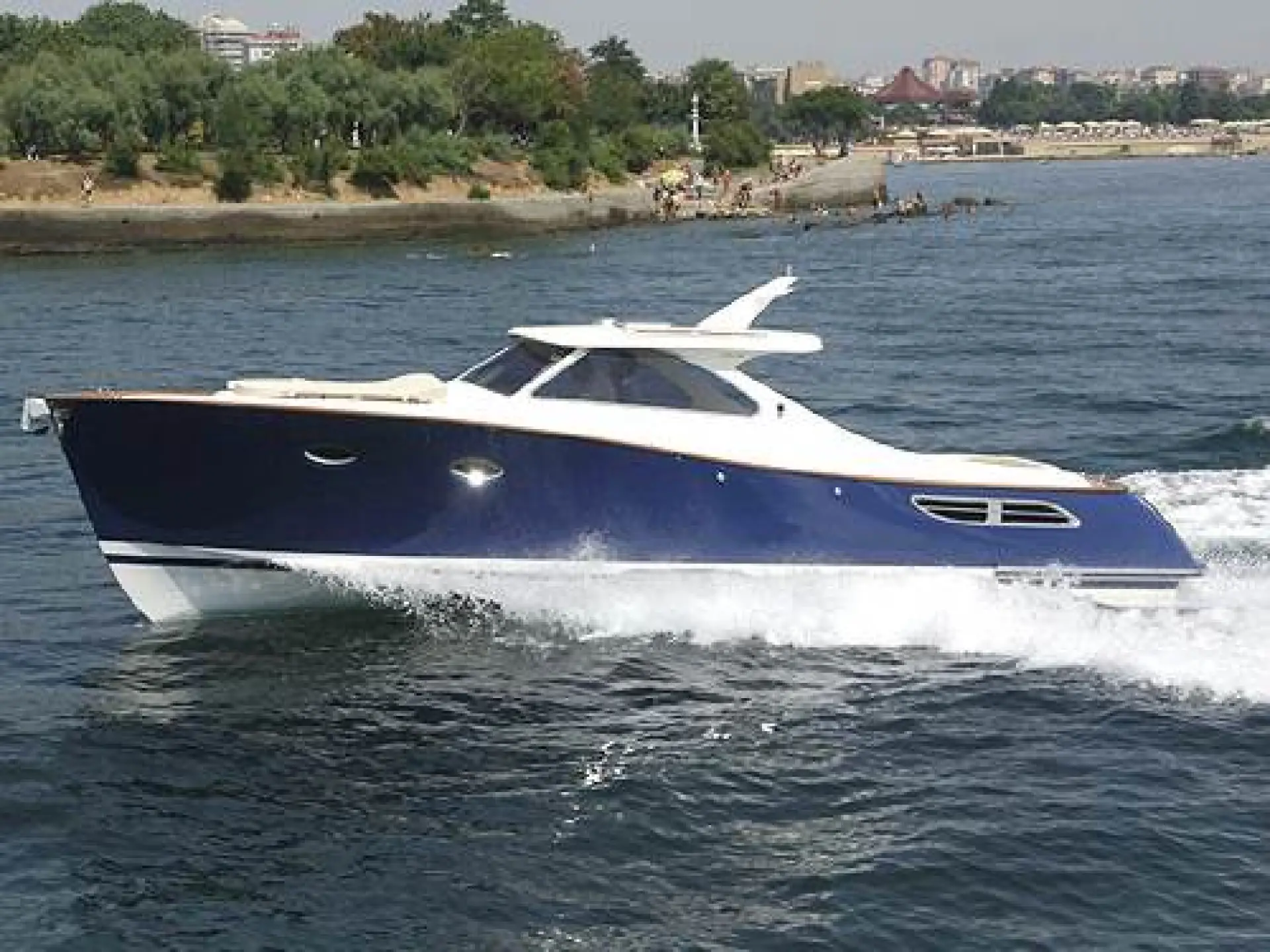 Grand Azur 33 Classic — 14/60