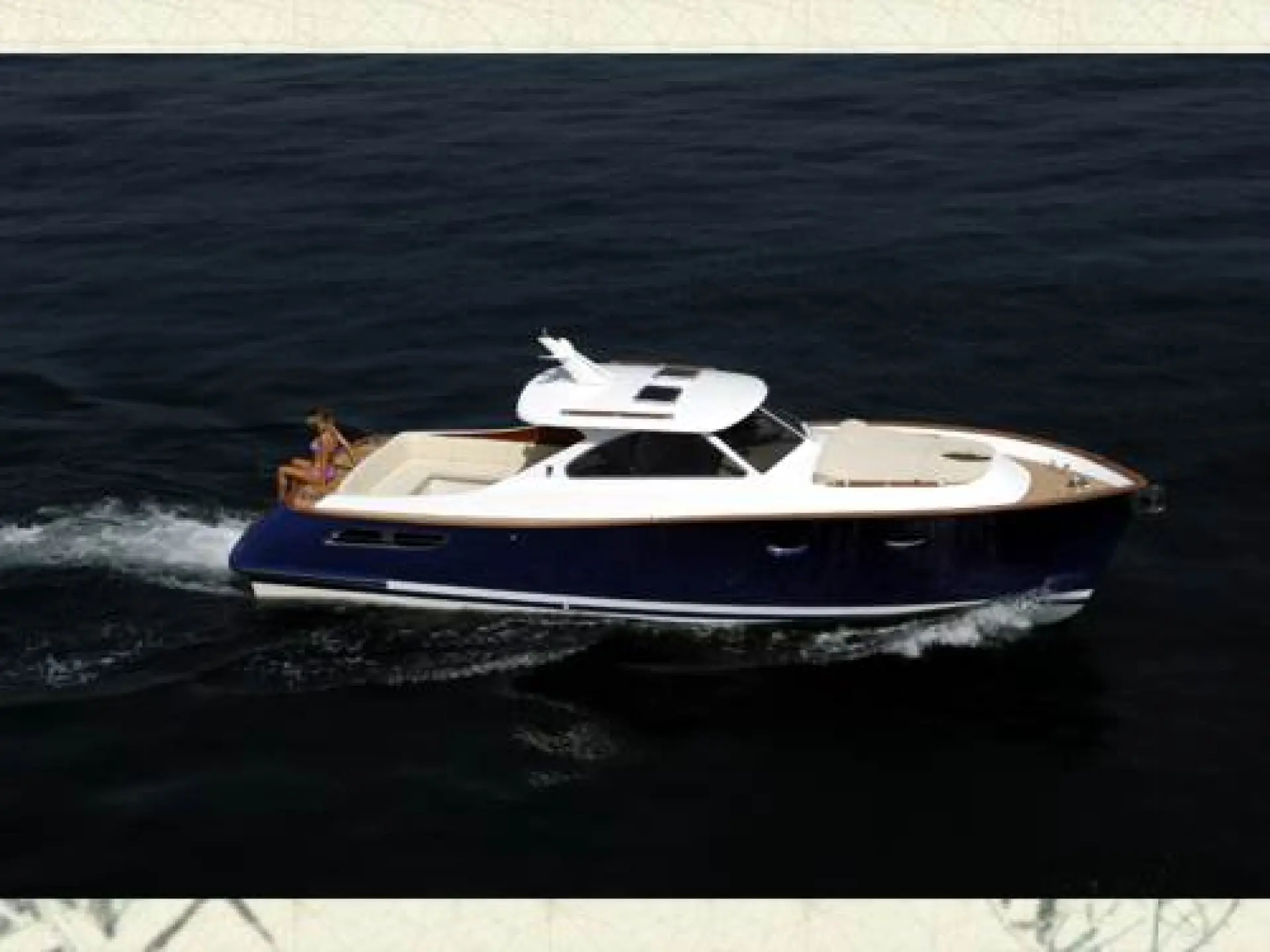 Grand Azur 33 Classic — 18/60