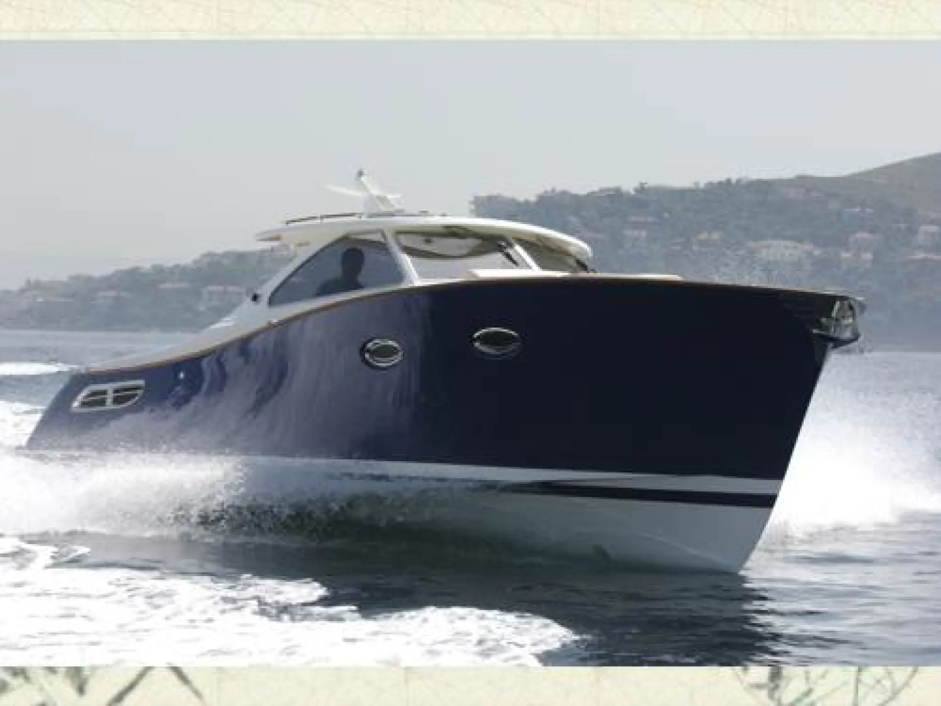 Grand Azur 33 Classic — 27/60