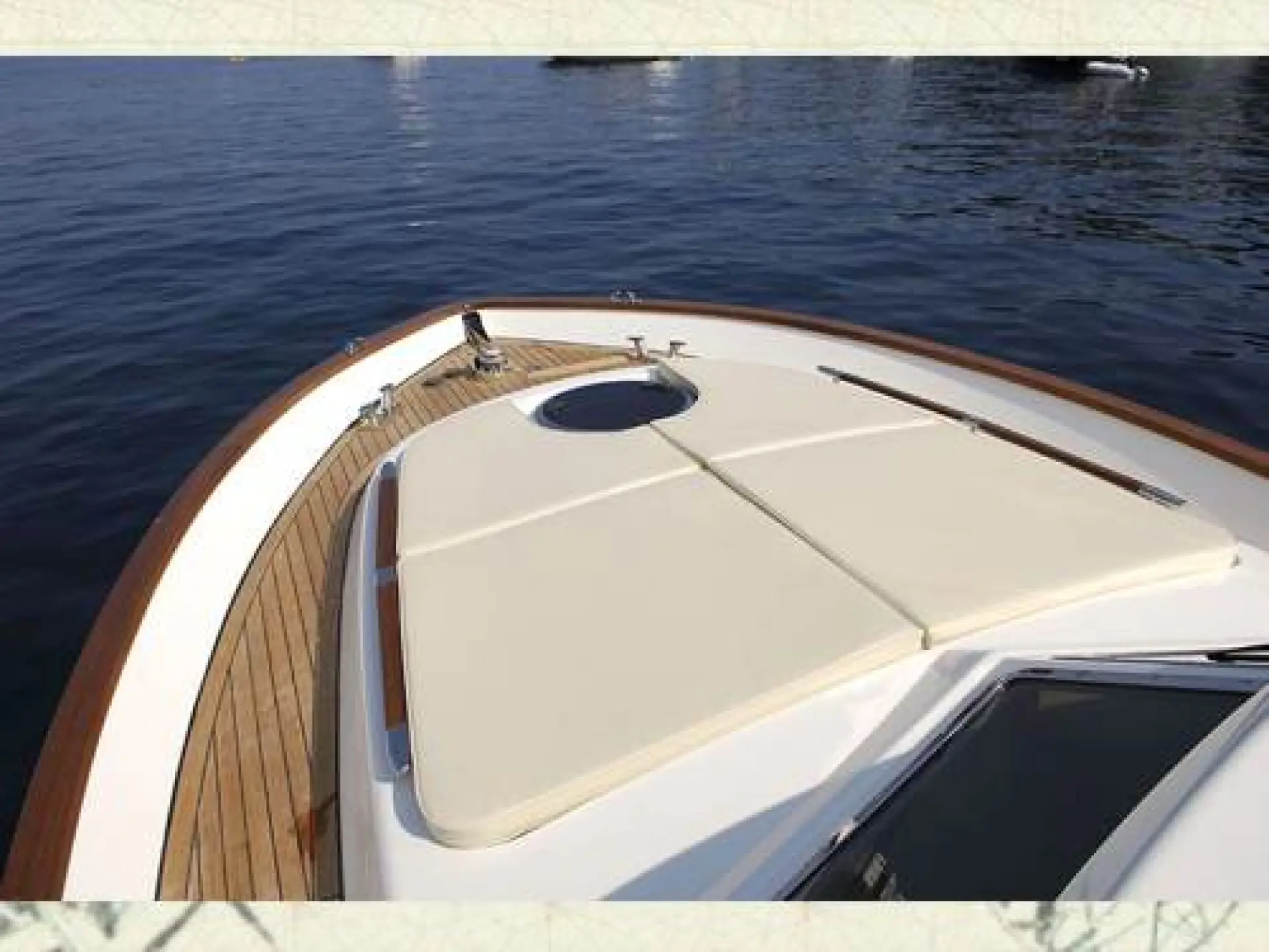 Grand Azur 33 Classic — 40/60