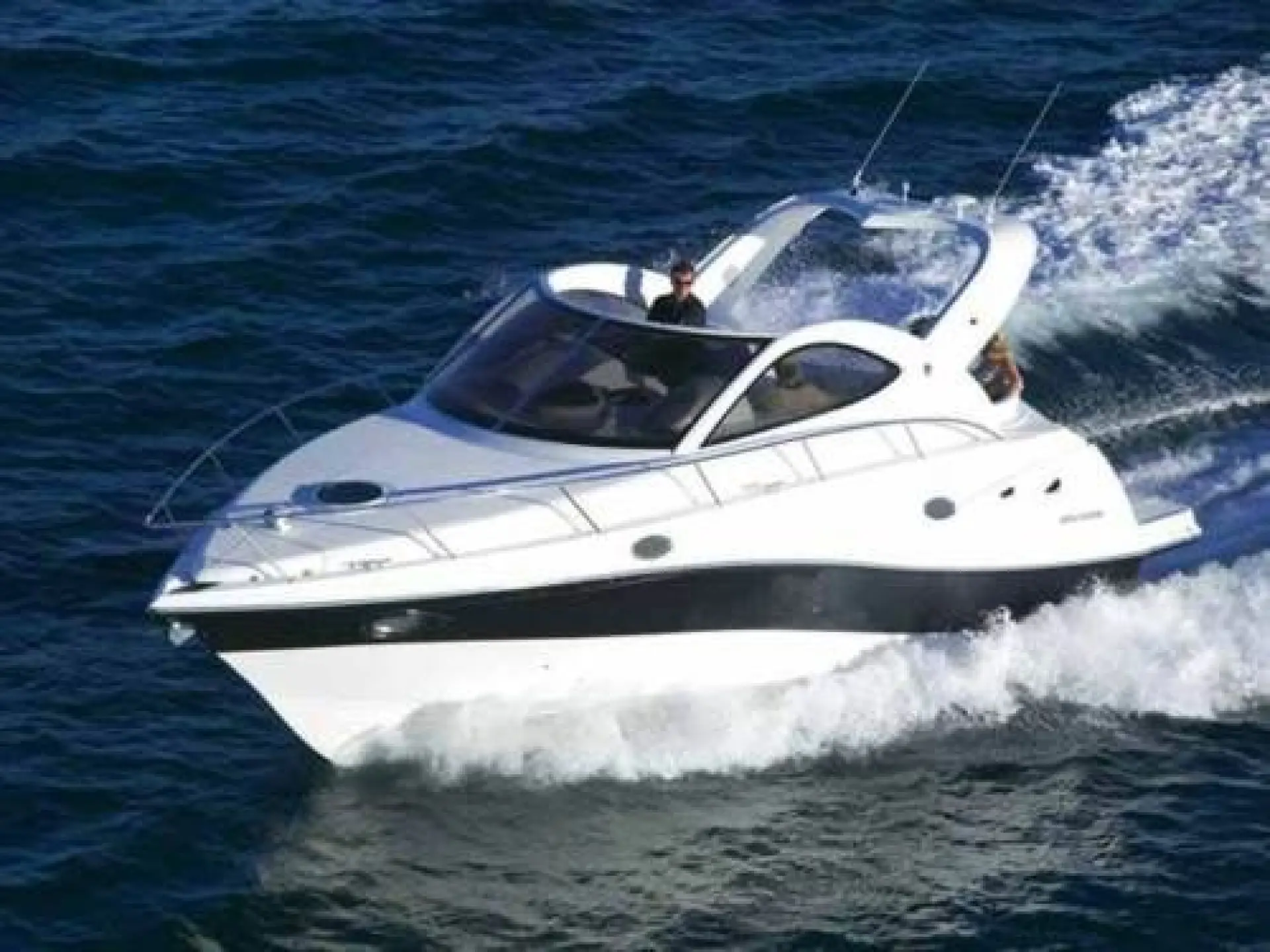 Mustang 3500 Sports Cruiser — 2/13